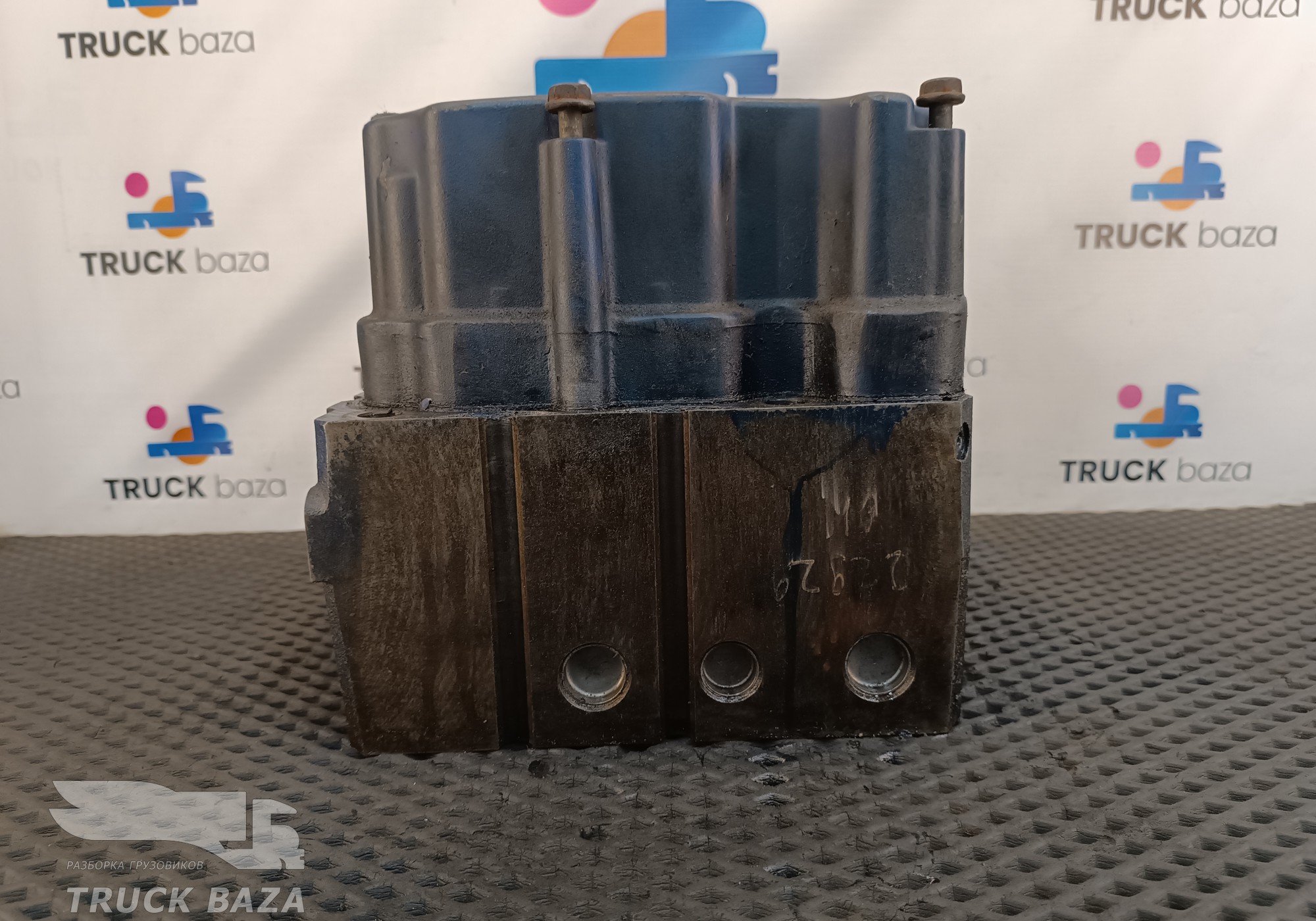 1000928221 Головка блока цилиндров для Shacman X3000 (с 2014)