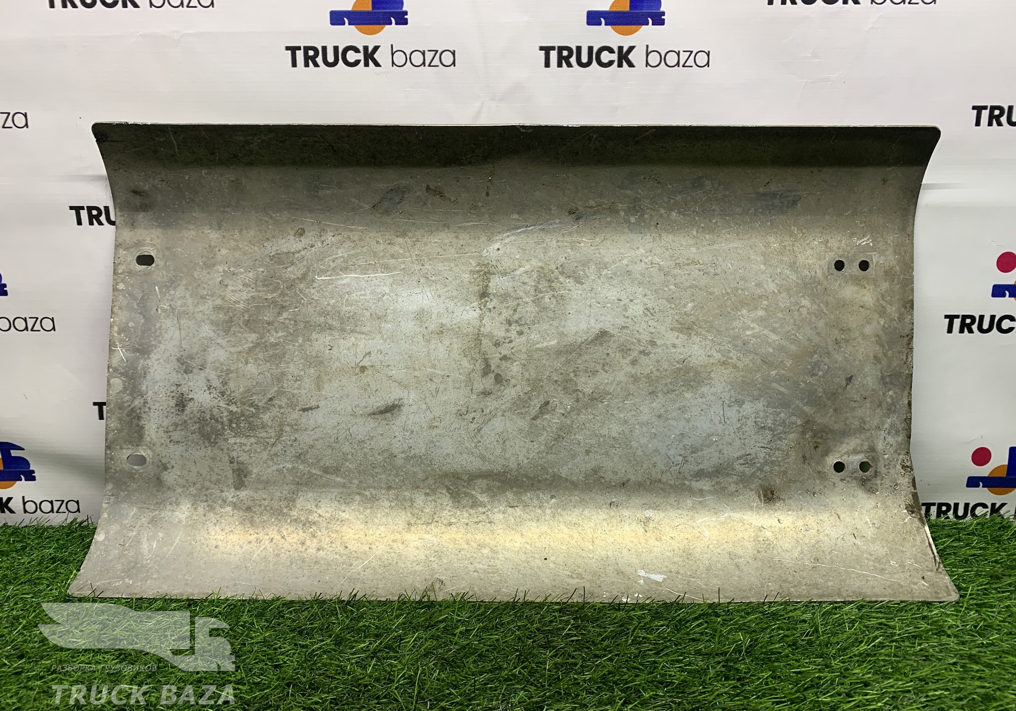 81151100443 Защита глушителя верхняя