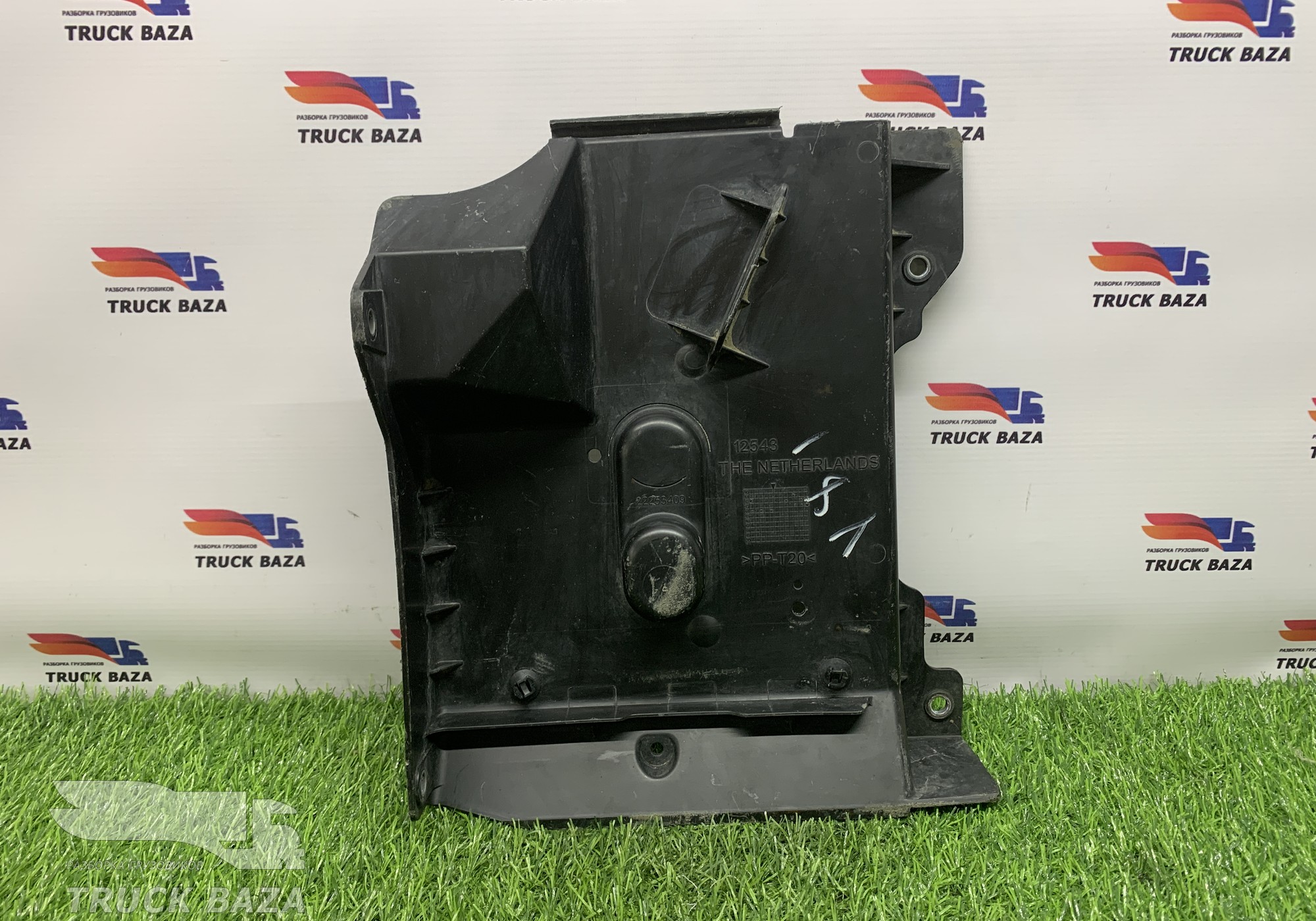 22253409 Крышка блока предохранителей