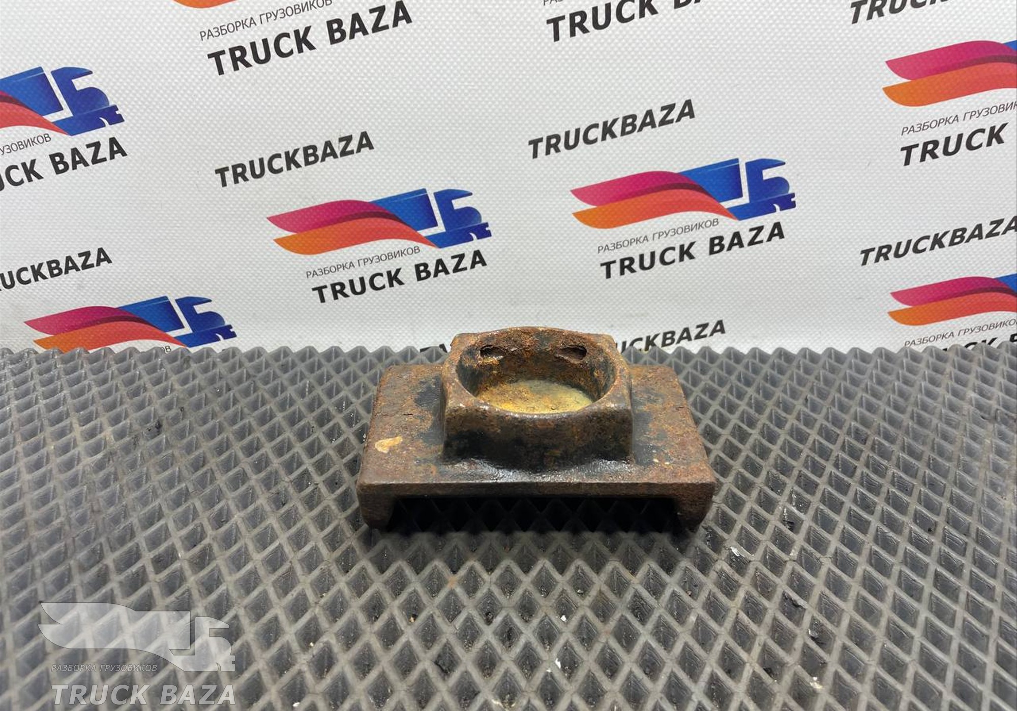 5600201054 Кронштейн отбойника для Renault Premium II (с 2005 по 2013)