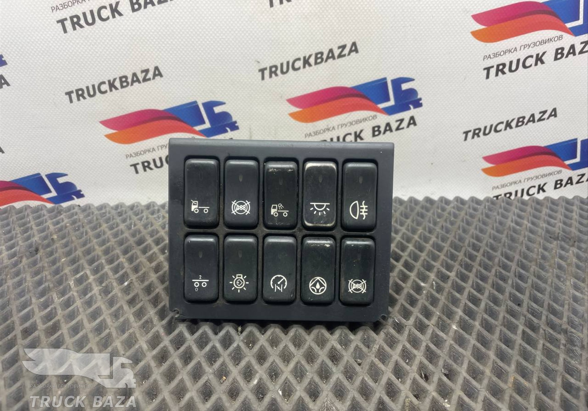 81617010243 Рамка кнопок для Man TGX I (с 2007)