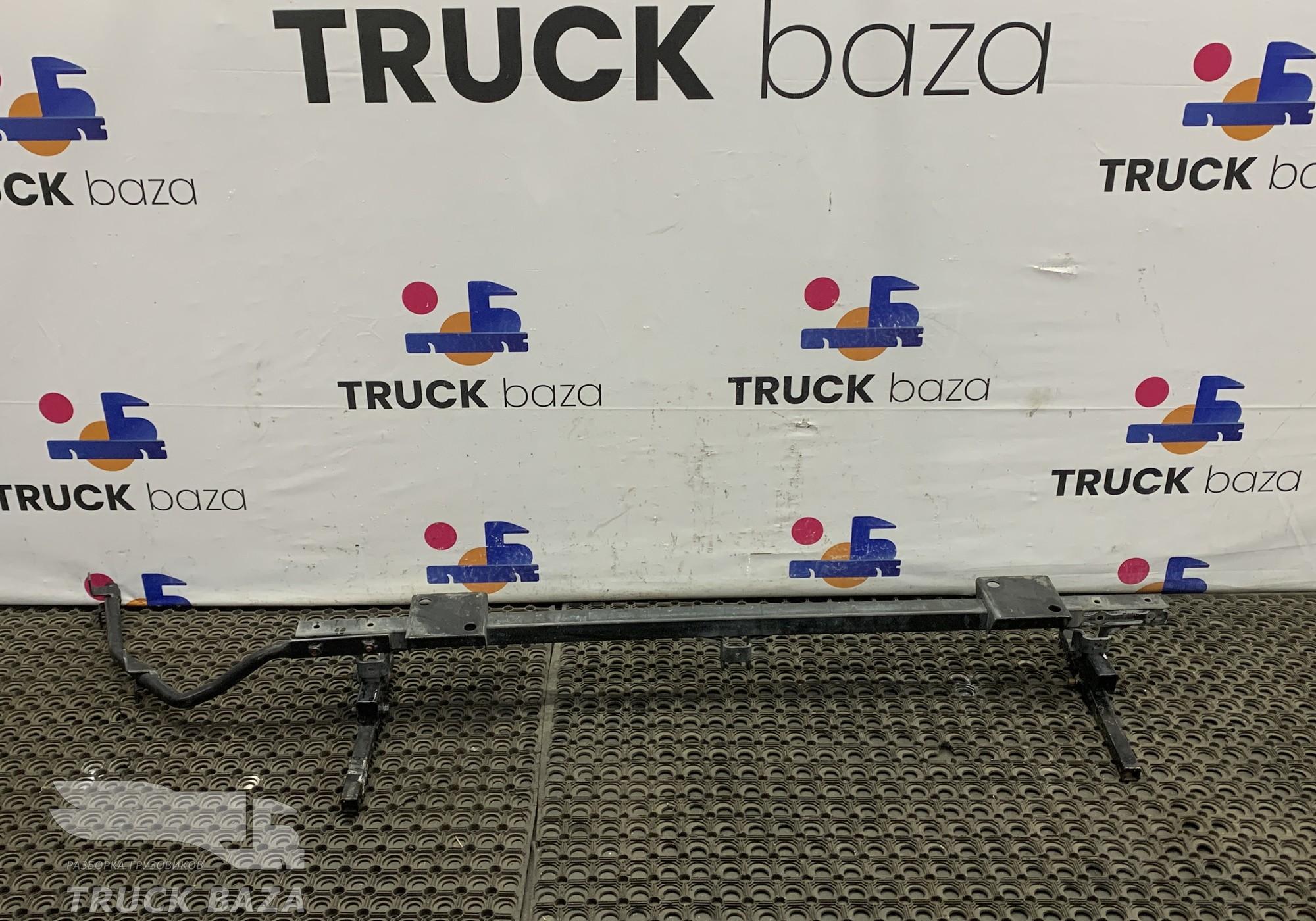 24427203 Кронштейн спойлера верхнего для Volvo FH