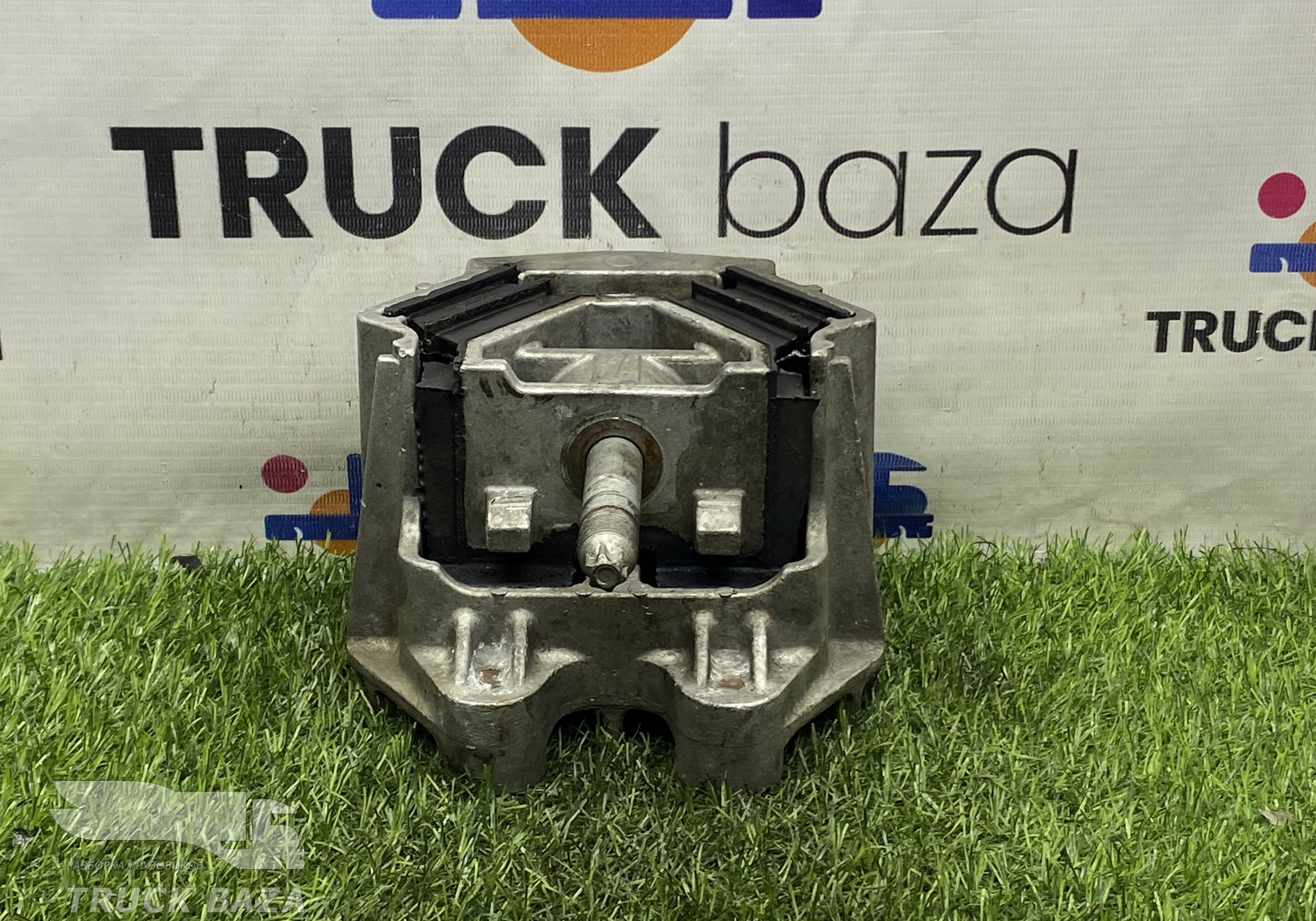 81962100571 Подушка двигателя передняя