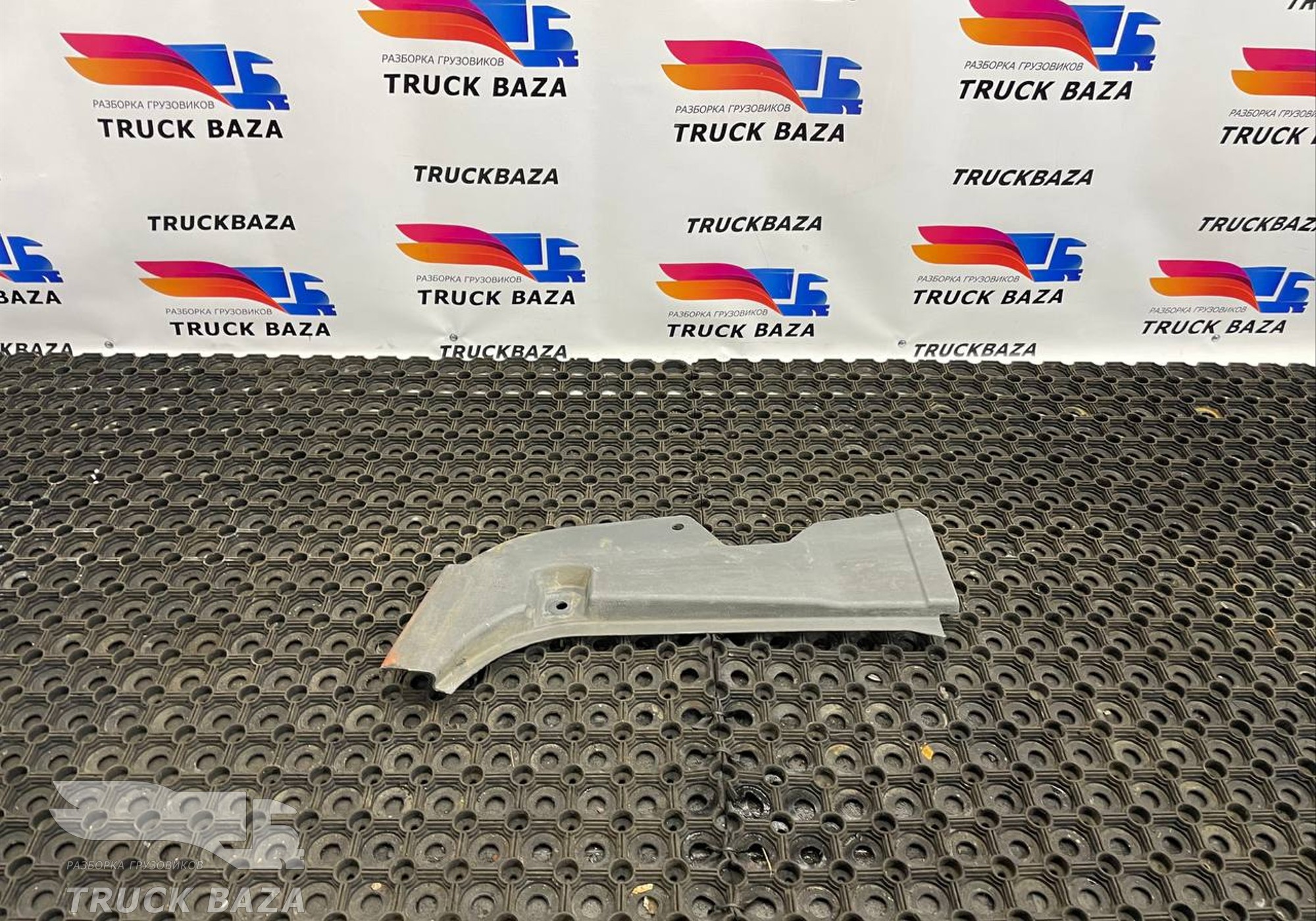 20593794 Обшивка стойки правая для Volvo FH FH13 (с 2002 по 2008)