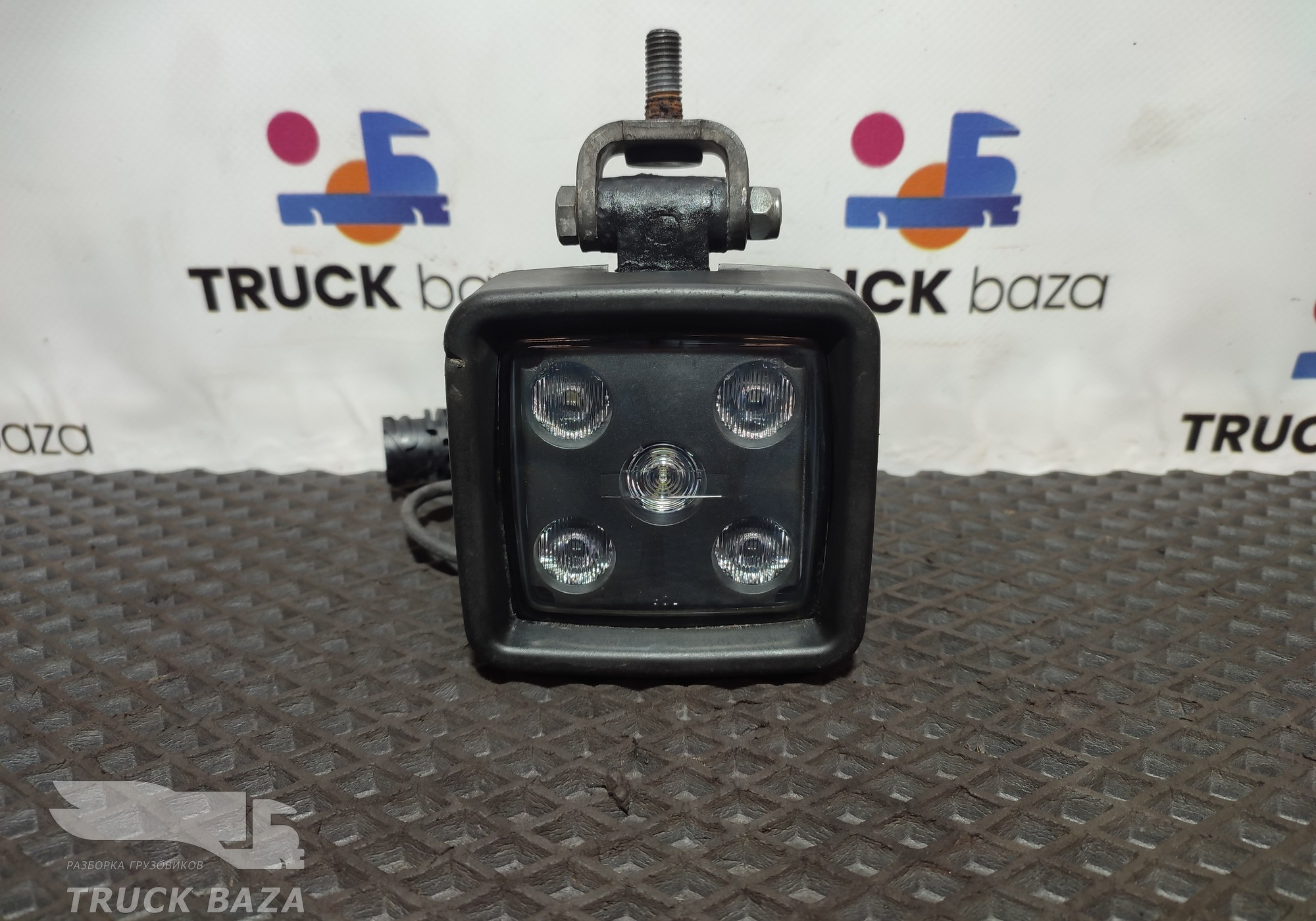 84185589 Фонарь за кабиной для Volvo FH