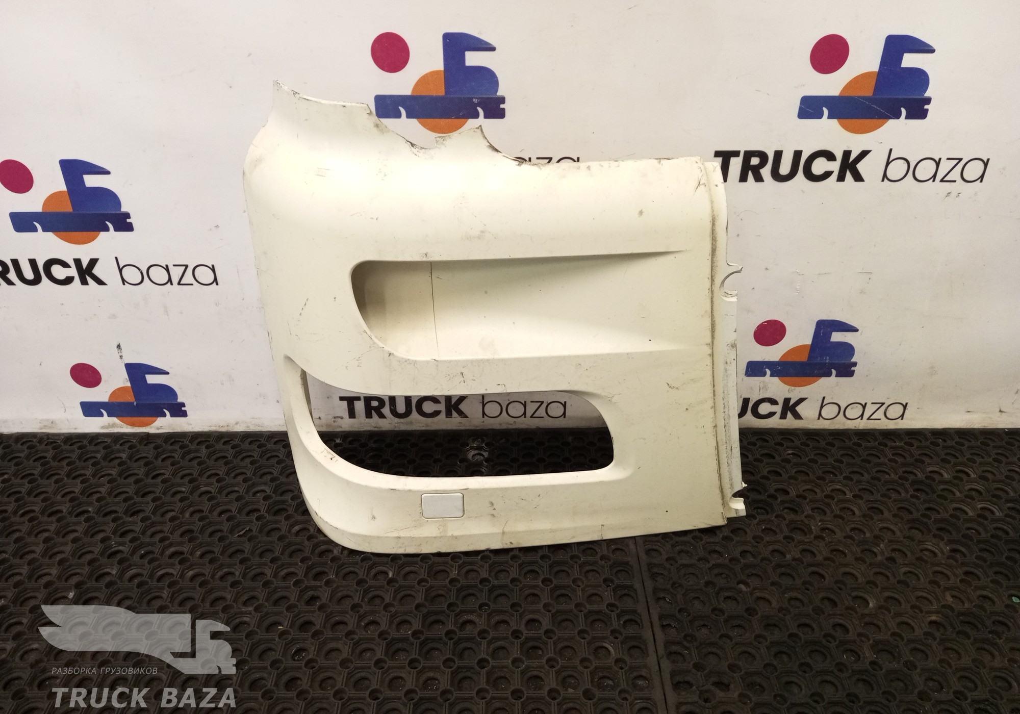 1398264 Облицовка фары правой для Daf XF95