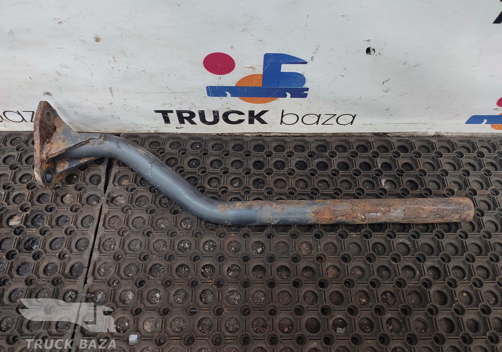 41213725 Кронштейн крыла заднего левый