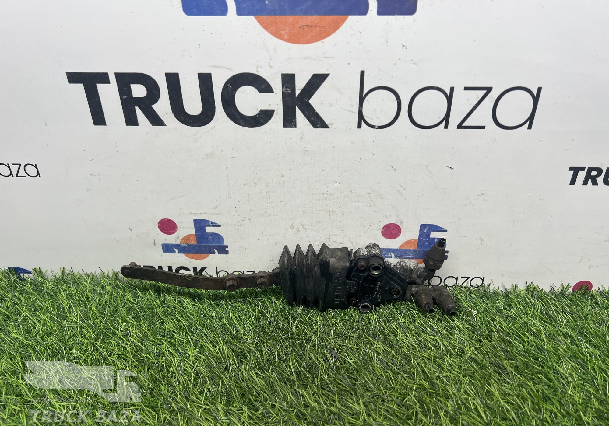 4640070100 Кран уровня пола