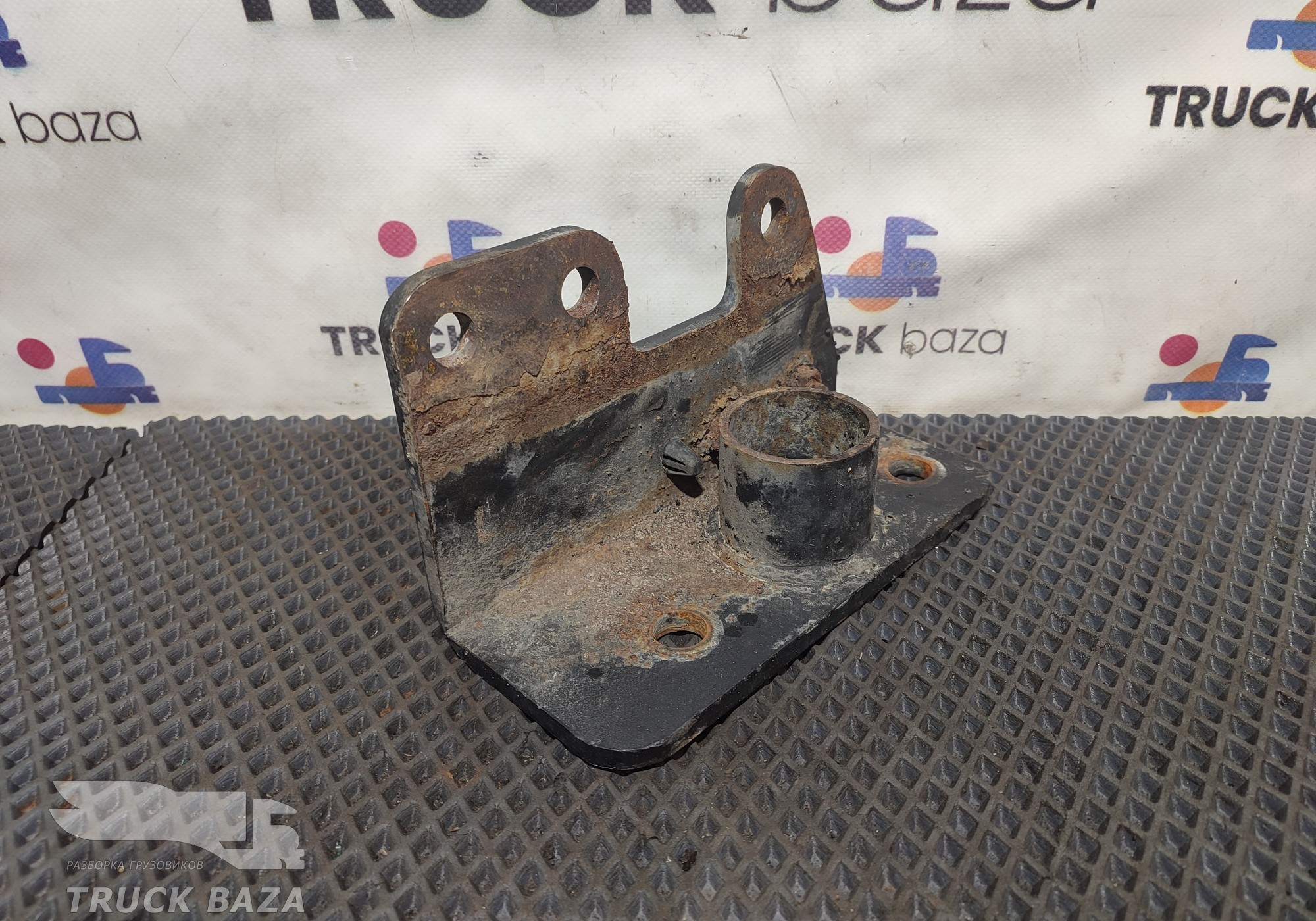 54905001179 Кронштейн бампера левый для КАМАЗ 5490 (с 2013)