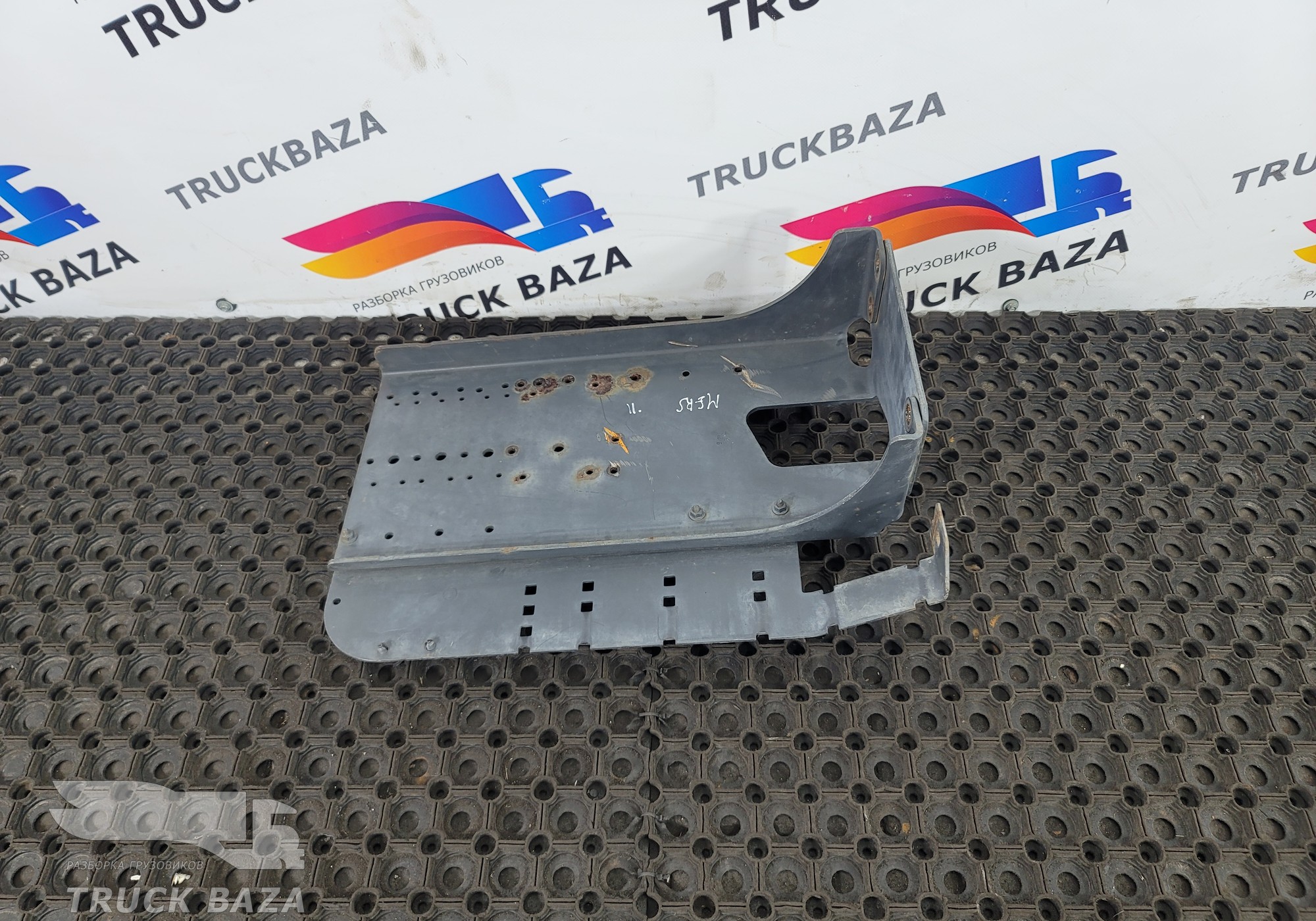 9305420034 Кронштейн электронных блоков для Mercedes-Benz Axor II (с 2004 по 2010)