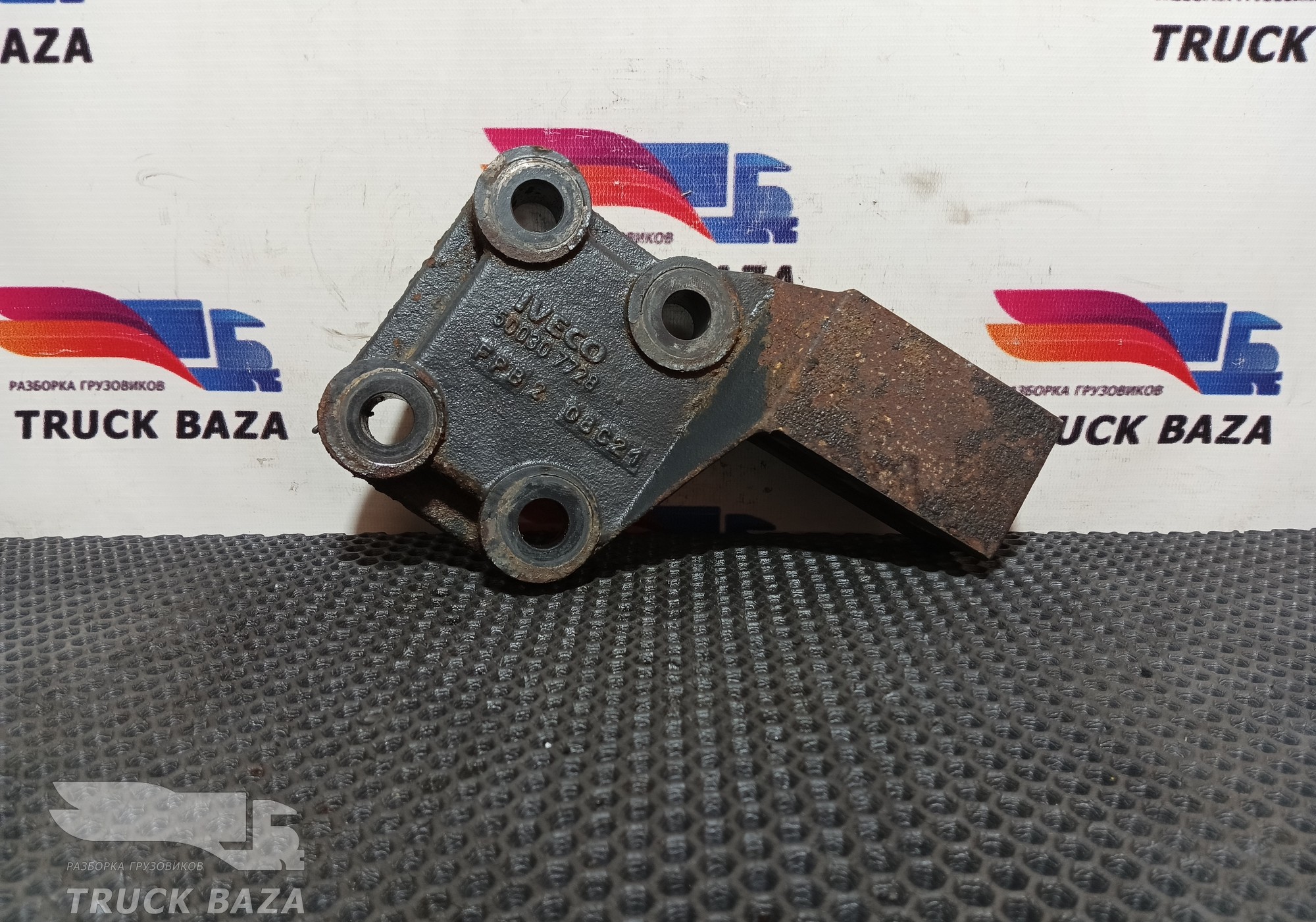 500307728 Кронштейн двигателя задний левый для Iveco