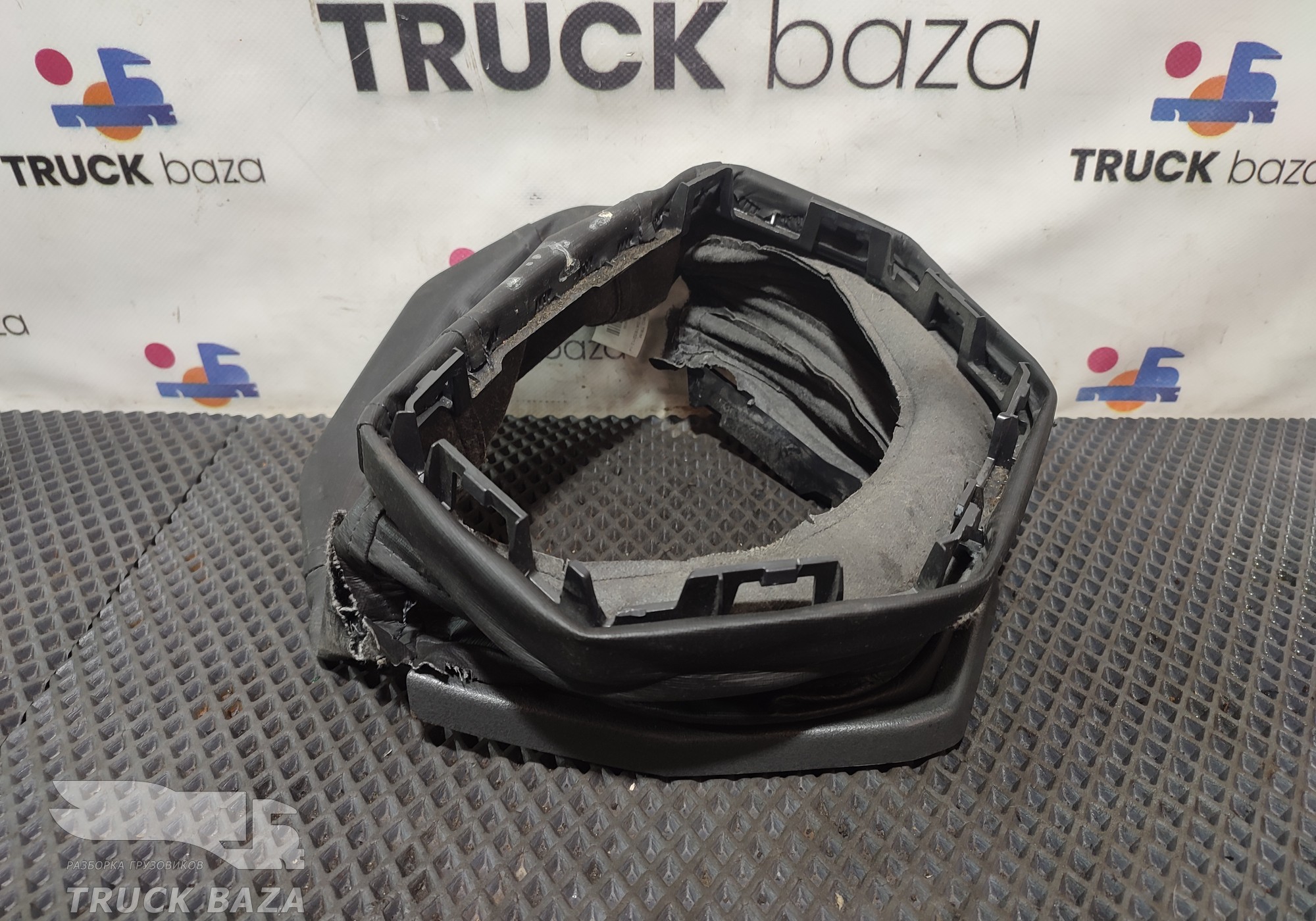 7482532606 Кожух рулевой колонки для Renault T (с 2013)