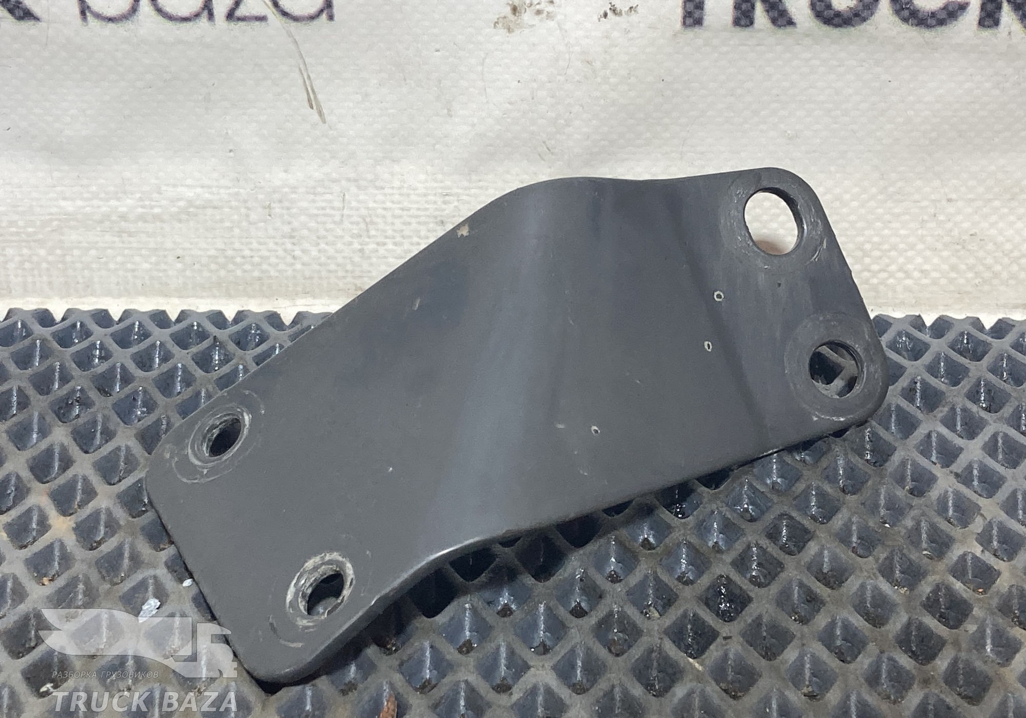 2030318 Кронштейн трубы глушителя для Scania