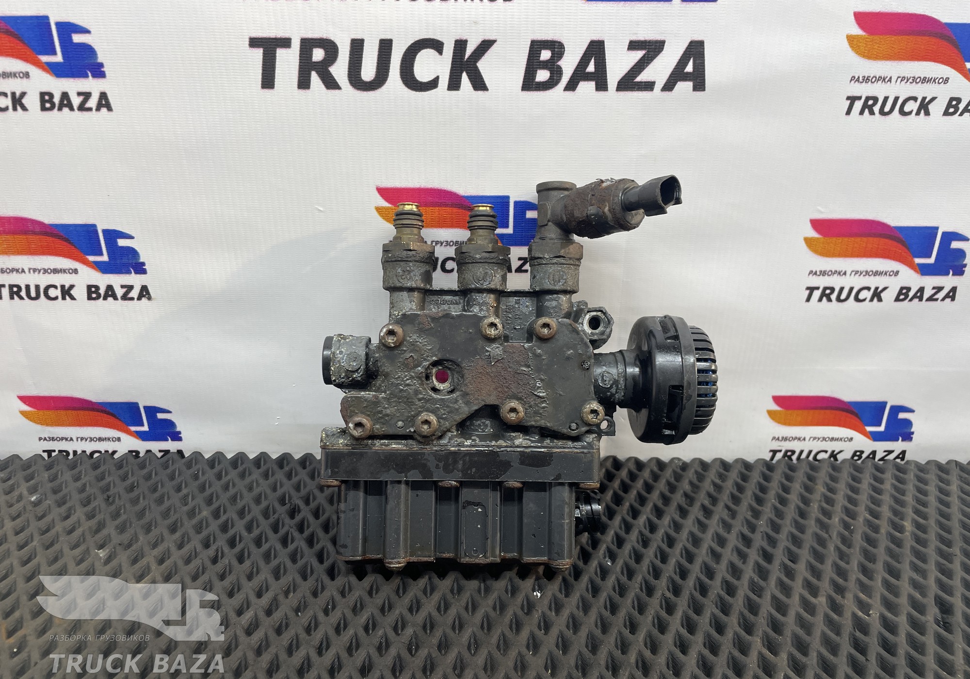 81259026238 Кран уровня пола главный для Renault