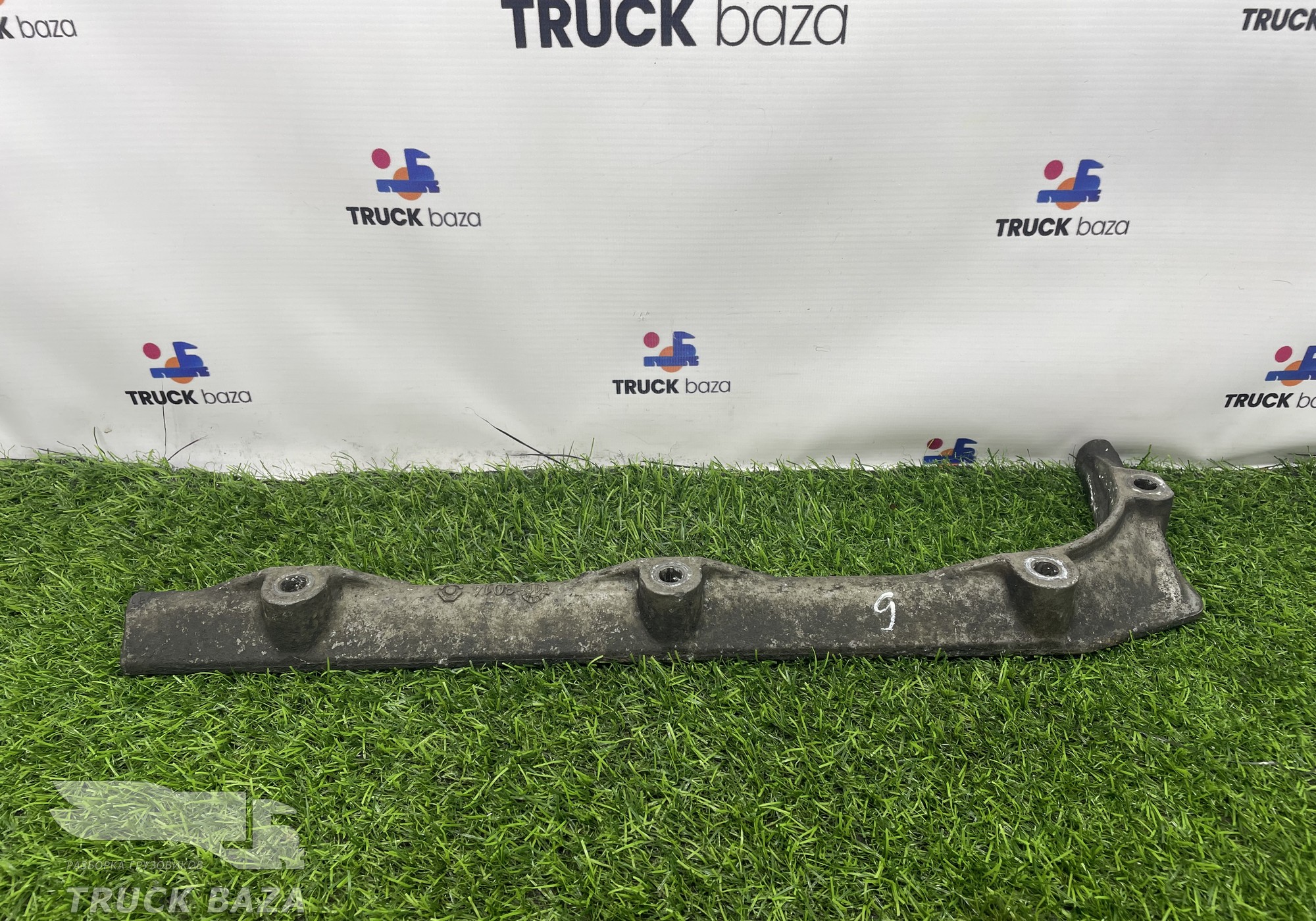 51058400139 Планка крепления поддона