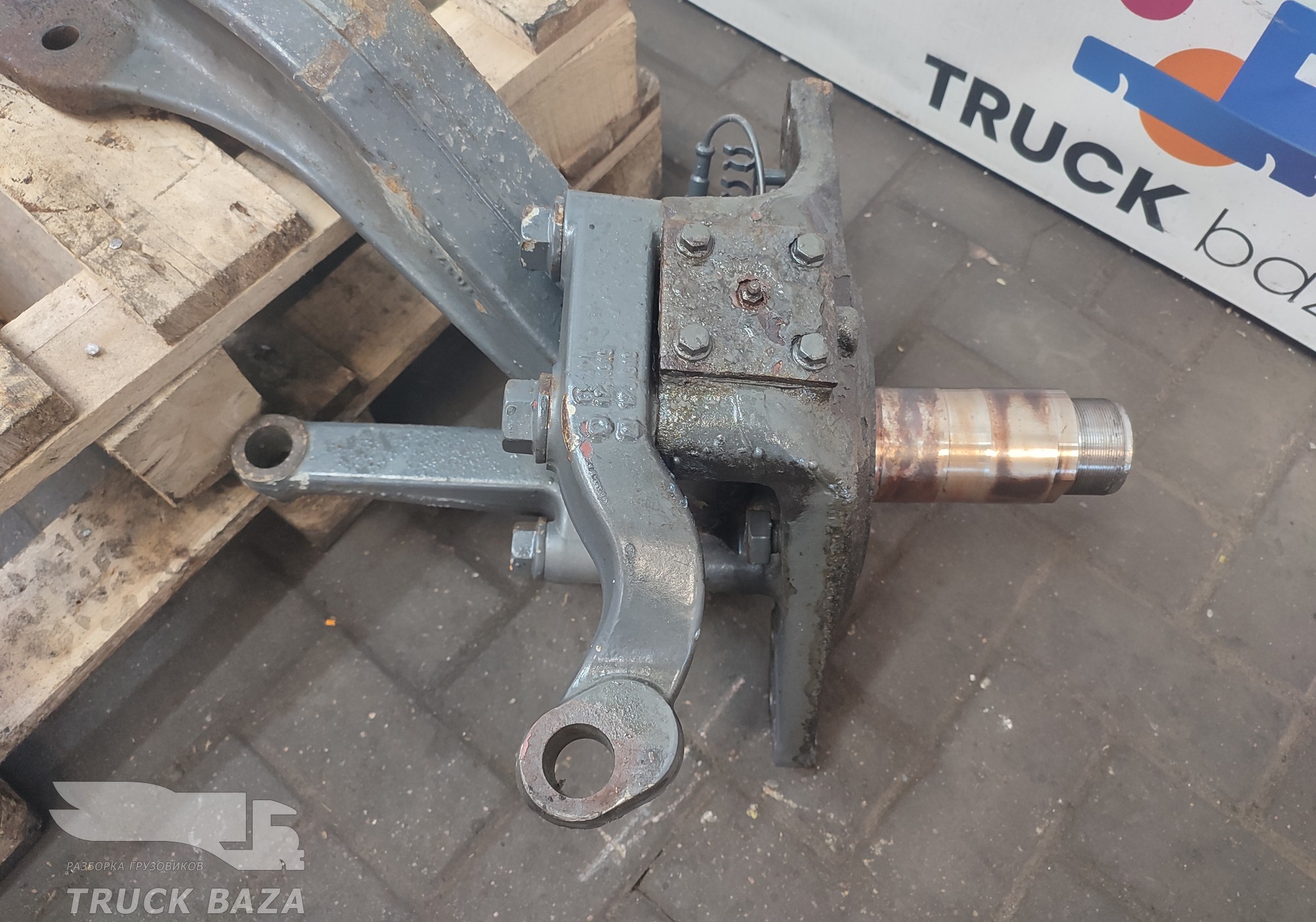 1794845 Кулак поворотный левый для Daf XF105 (с 2006 по 2020)