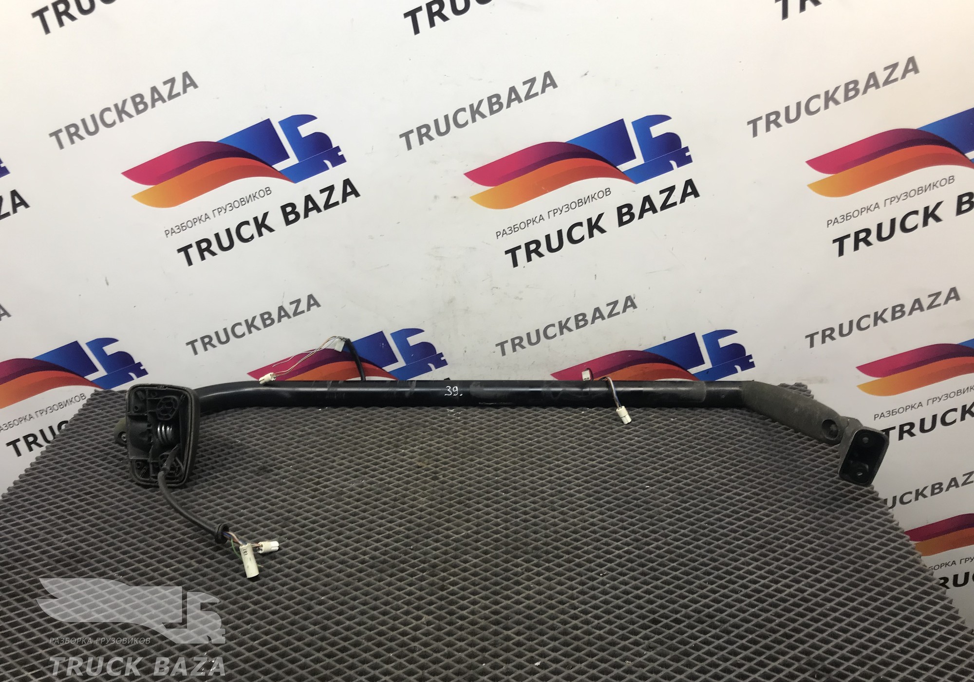 1685324 Кронштейн зеркала левый для Daf CF