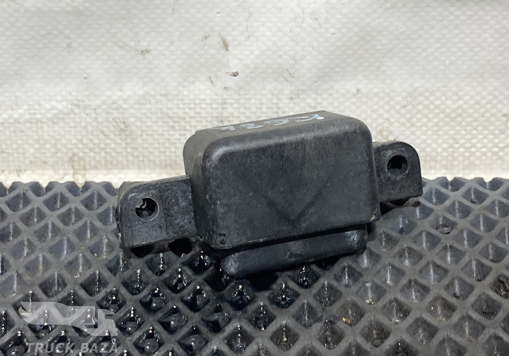 549018213416 Замок бардачка для КАМАЗ 54901