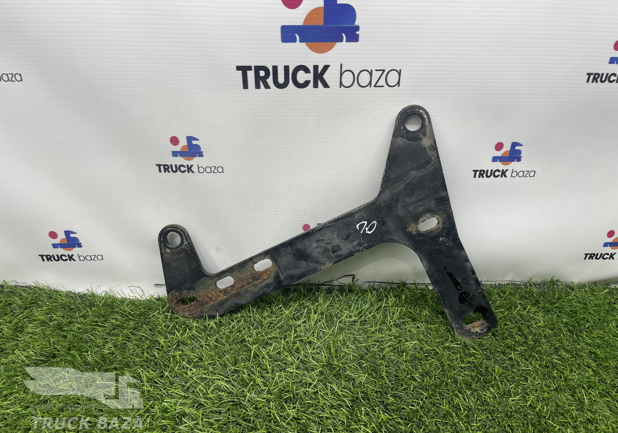 81192400059 Кронштейн шумоизоляции двигателя