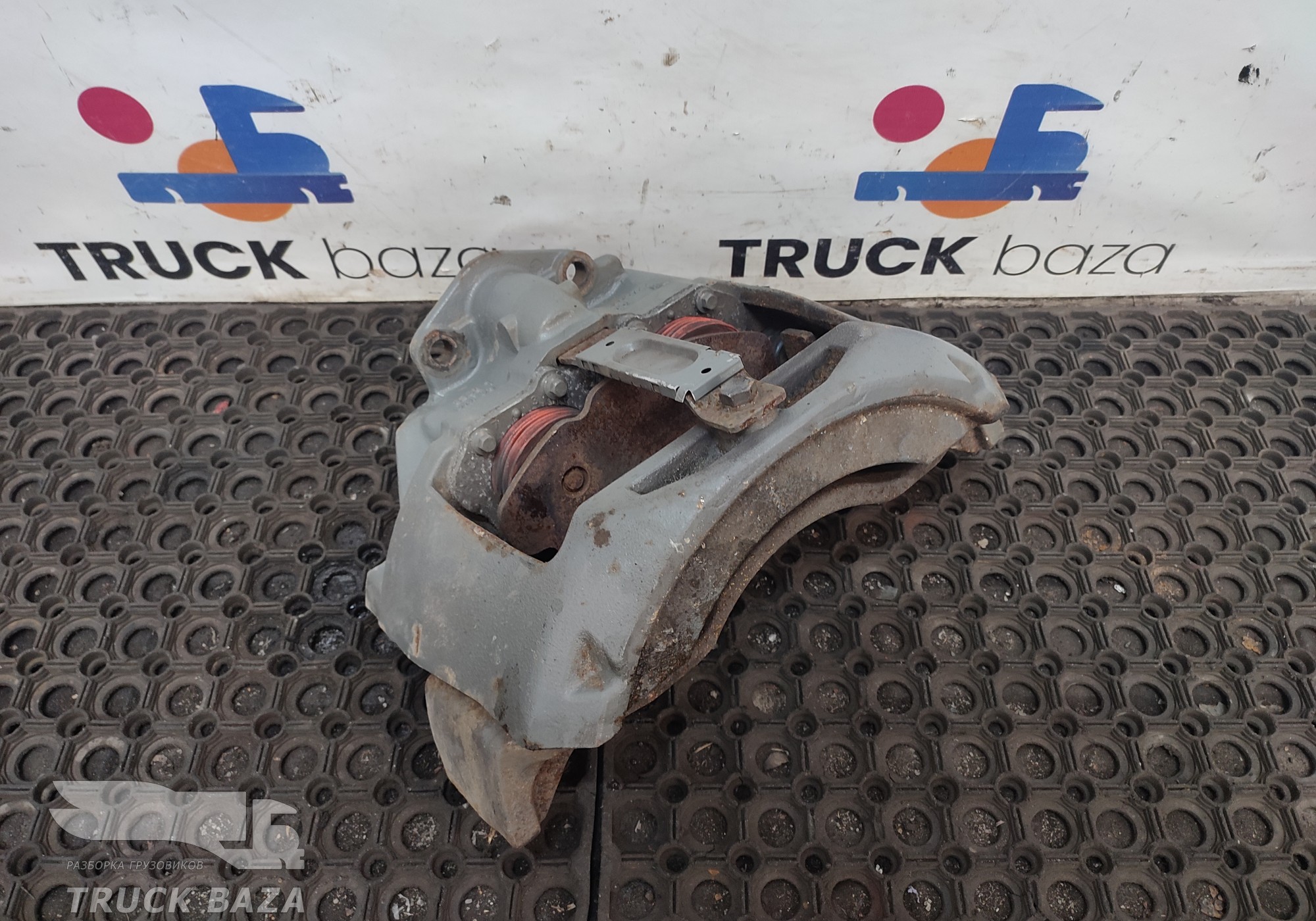 AZ4007443008 Суппорт передний правый для Sinotruk Sitrak C7H