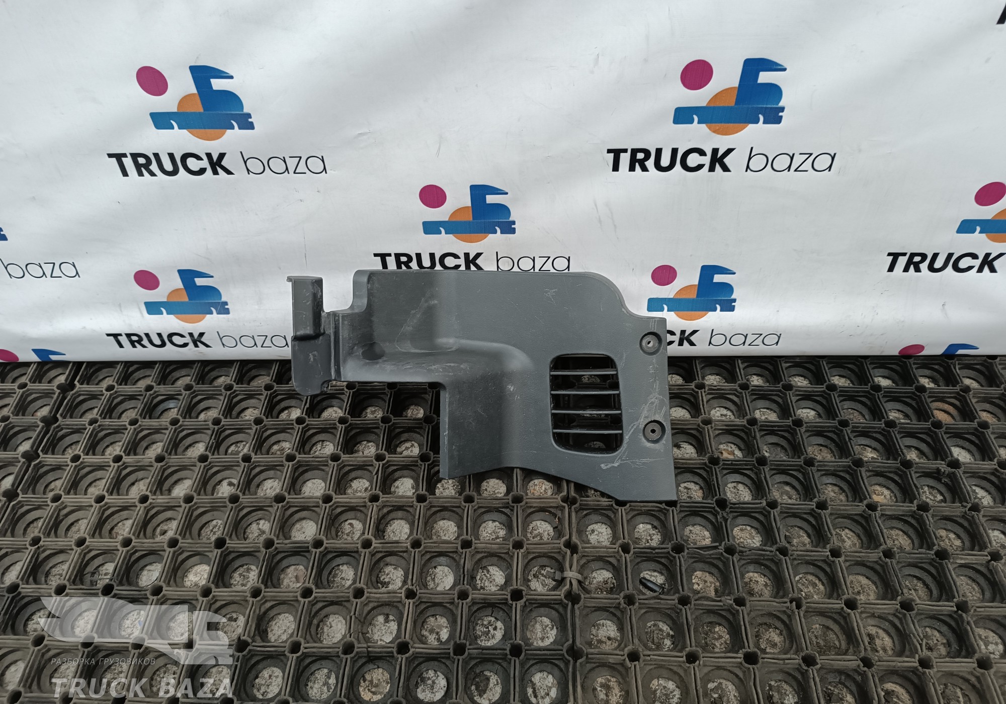 9406804206 Накладка на торпедо для Mercedes-Benz Axor II (с 2004 по 2010)