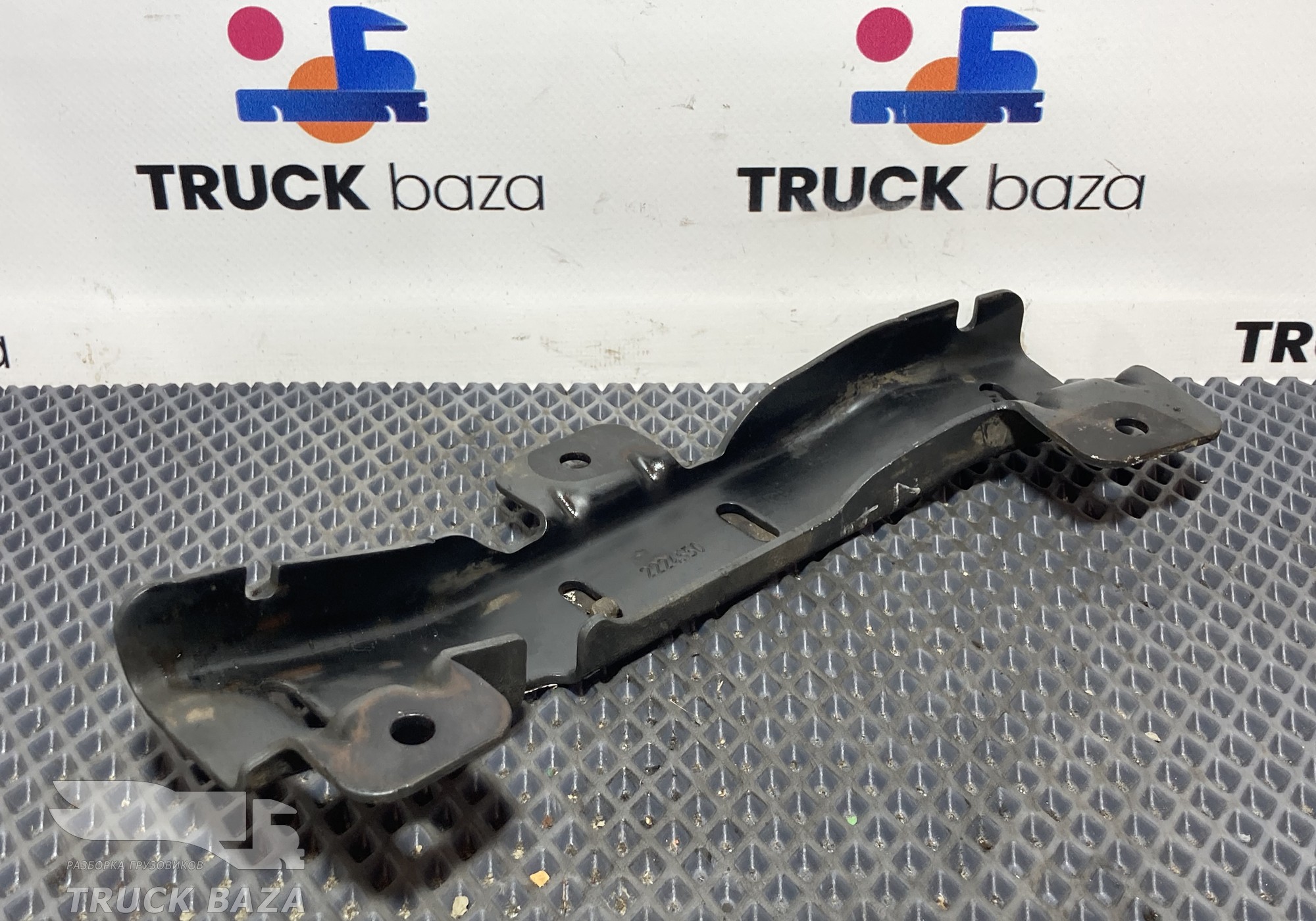 2224550 Кронштейн электропроводки КПП