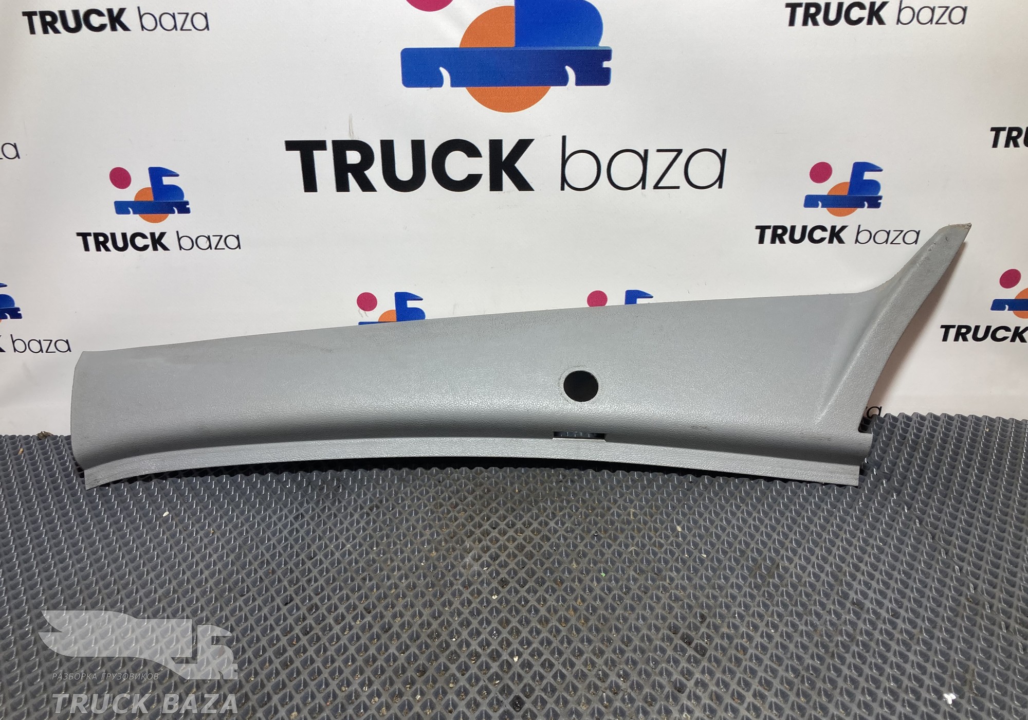 9406920201 Накладка стойки кабины