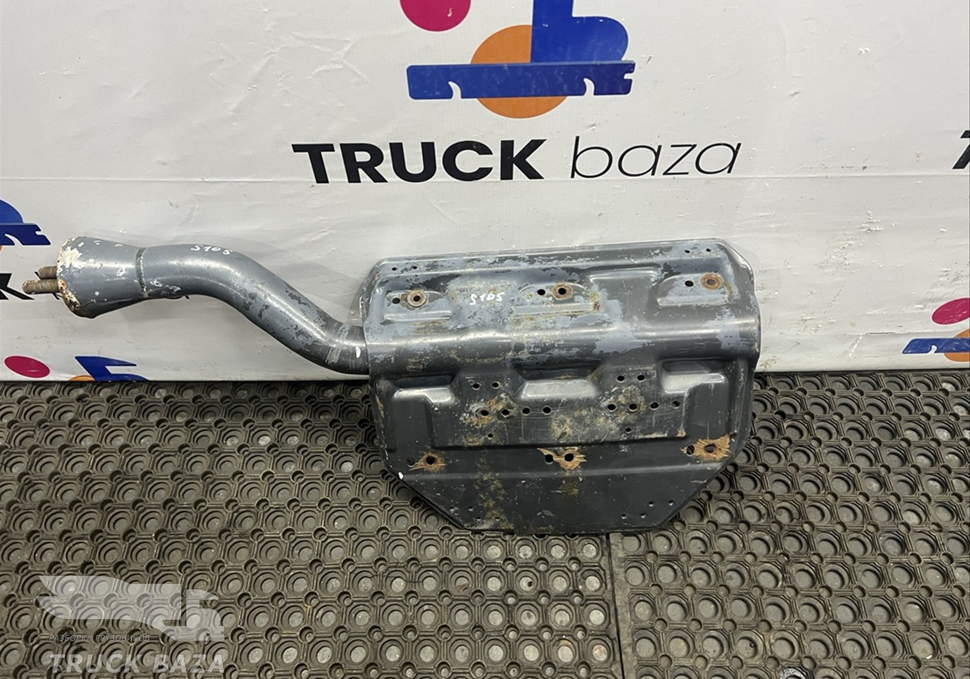 1725670 Кронштейн крыла правый задний для Scania 5-series