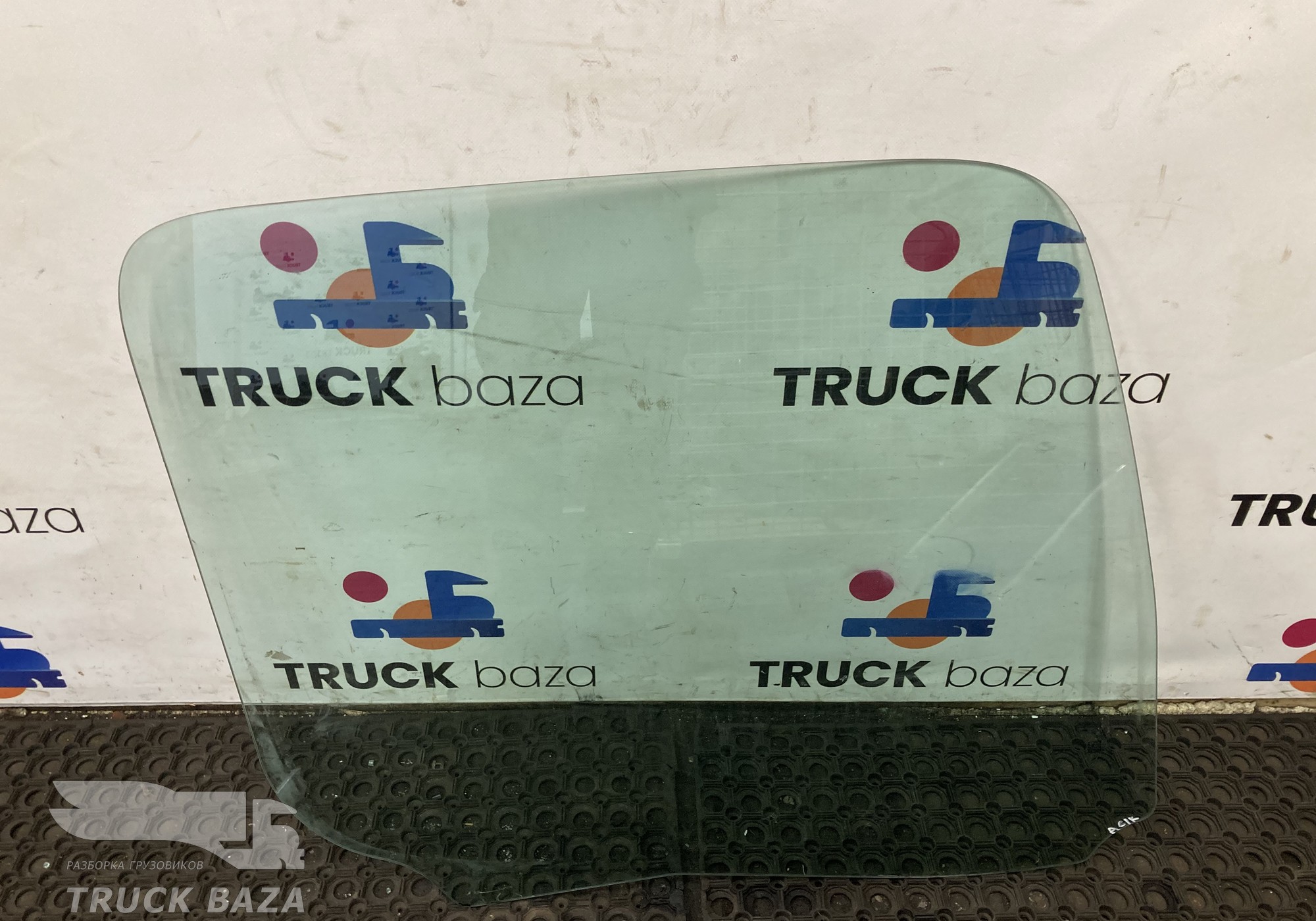 9607200318 Стекло двери правой для Mercedes-Benz Actros