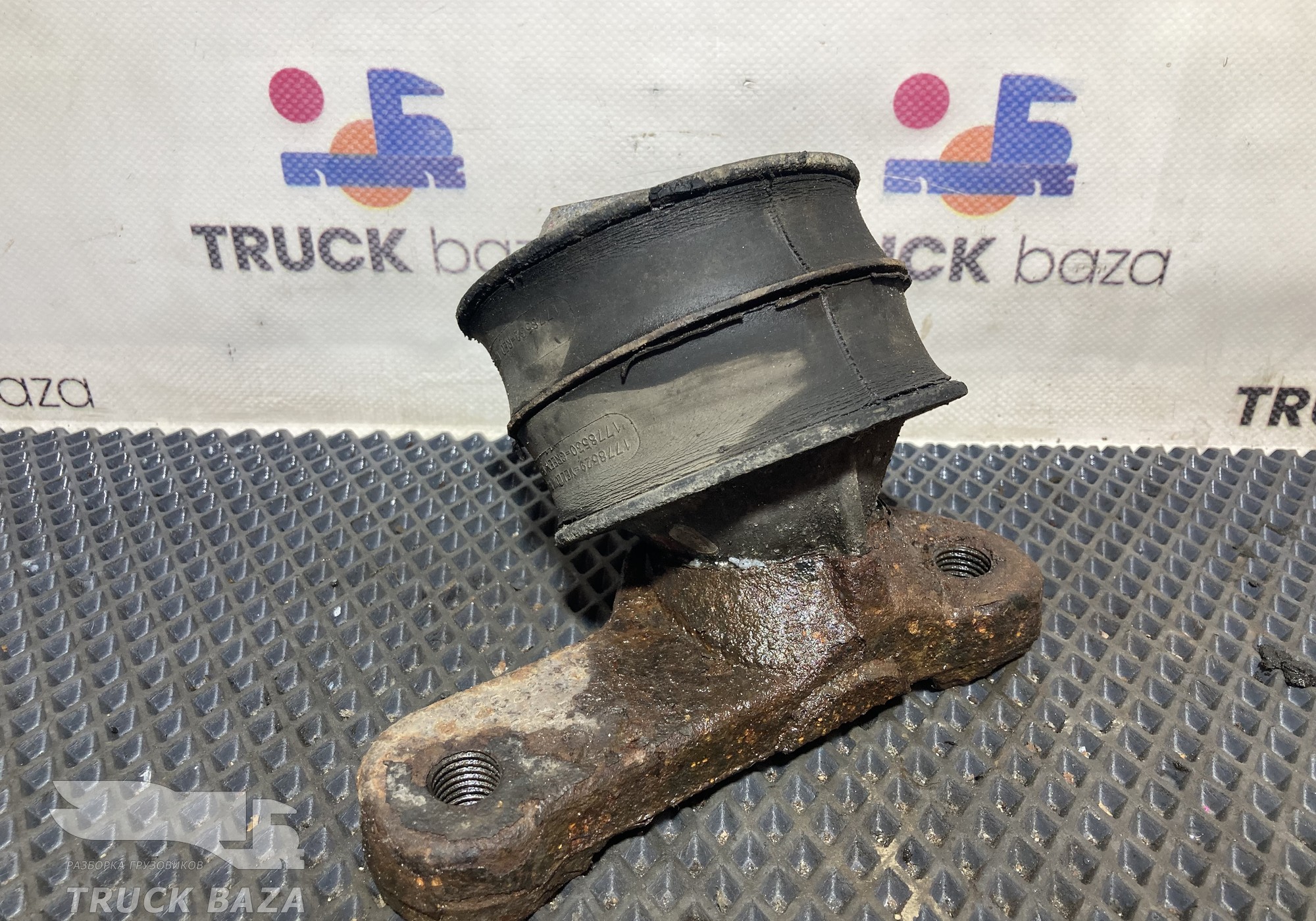 2112222 Подушка двигателя передняя левая