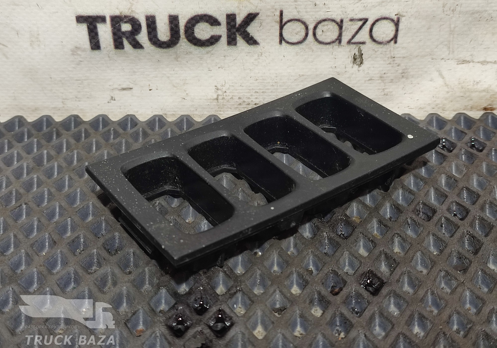 1434719 Рамка кнопок