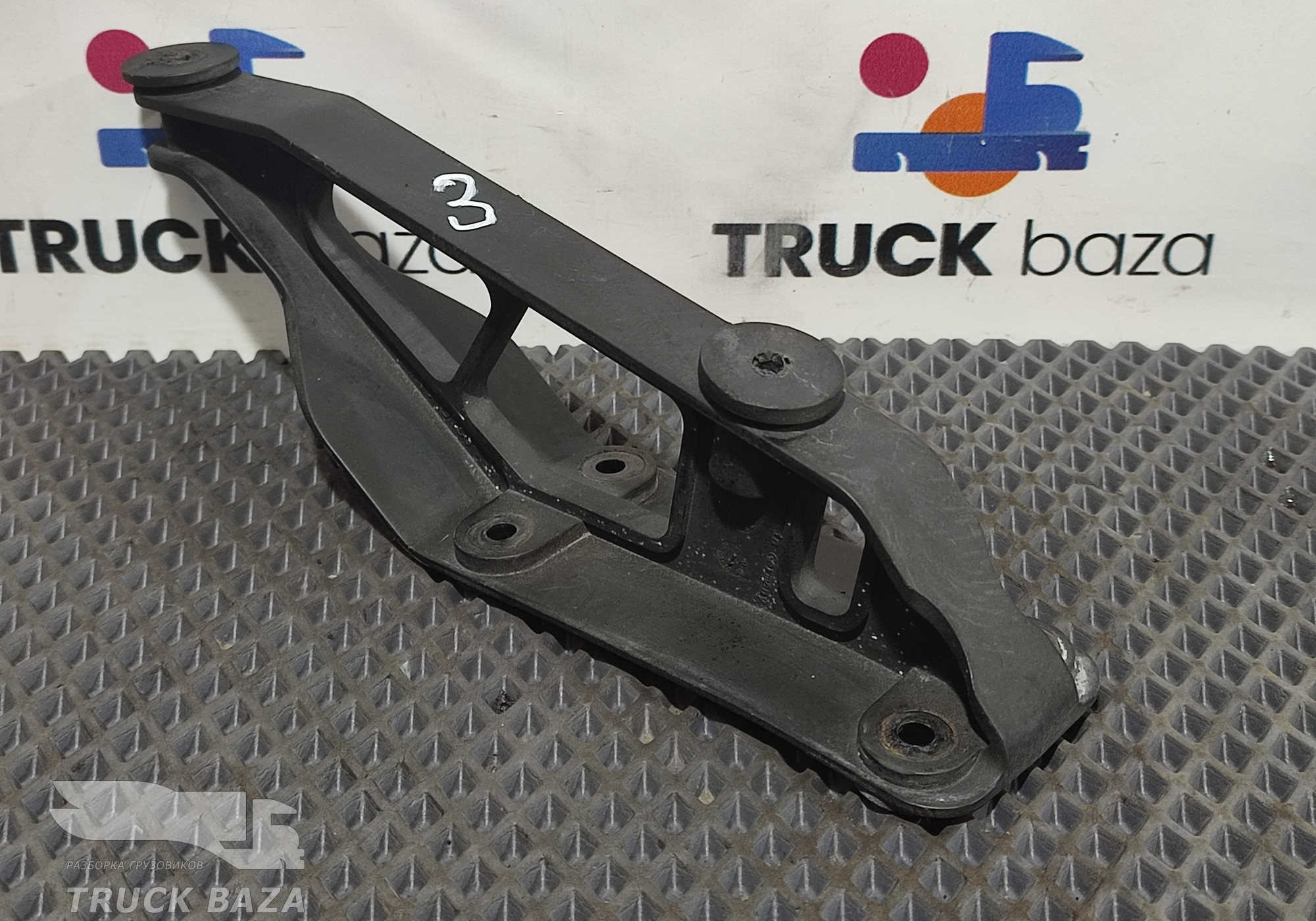 9438111414 Кронштейн козырька солнцезащитного