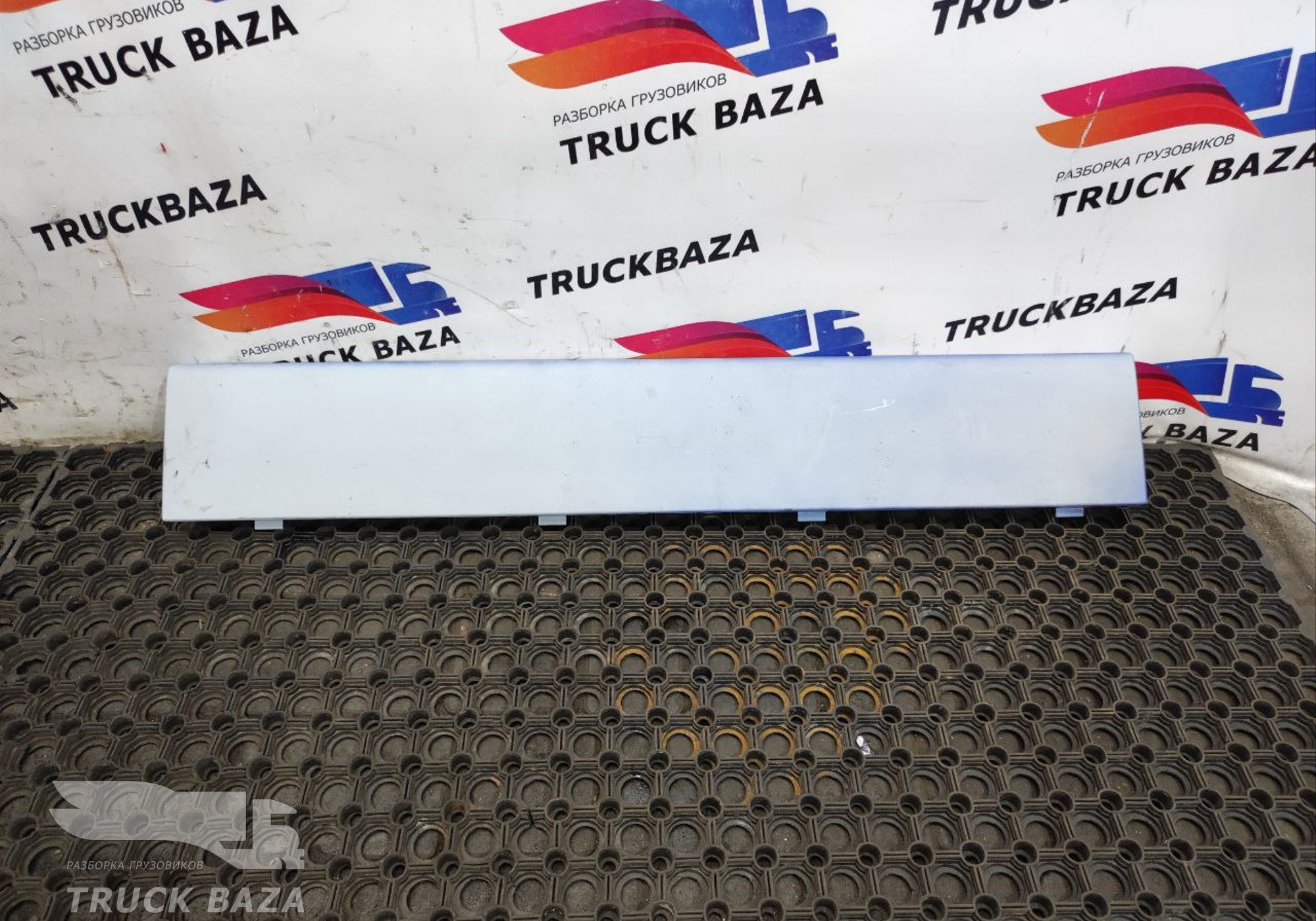 1831060 Продолжение крыла левое для Daf XF105 (с 2005)