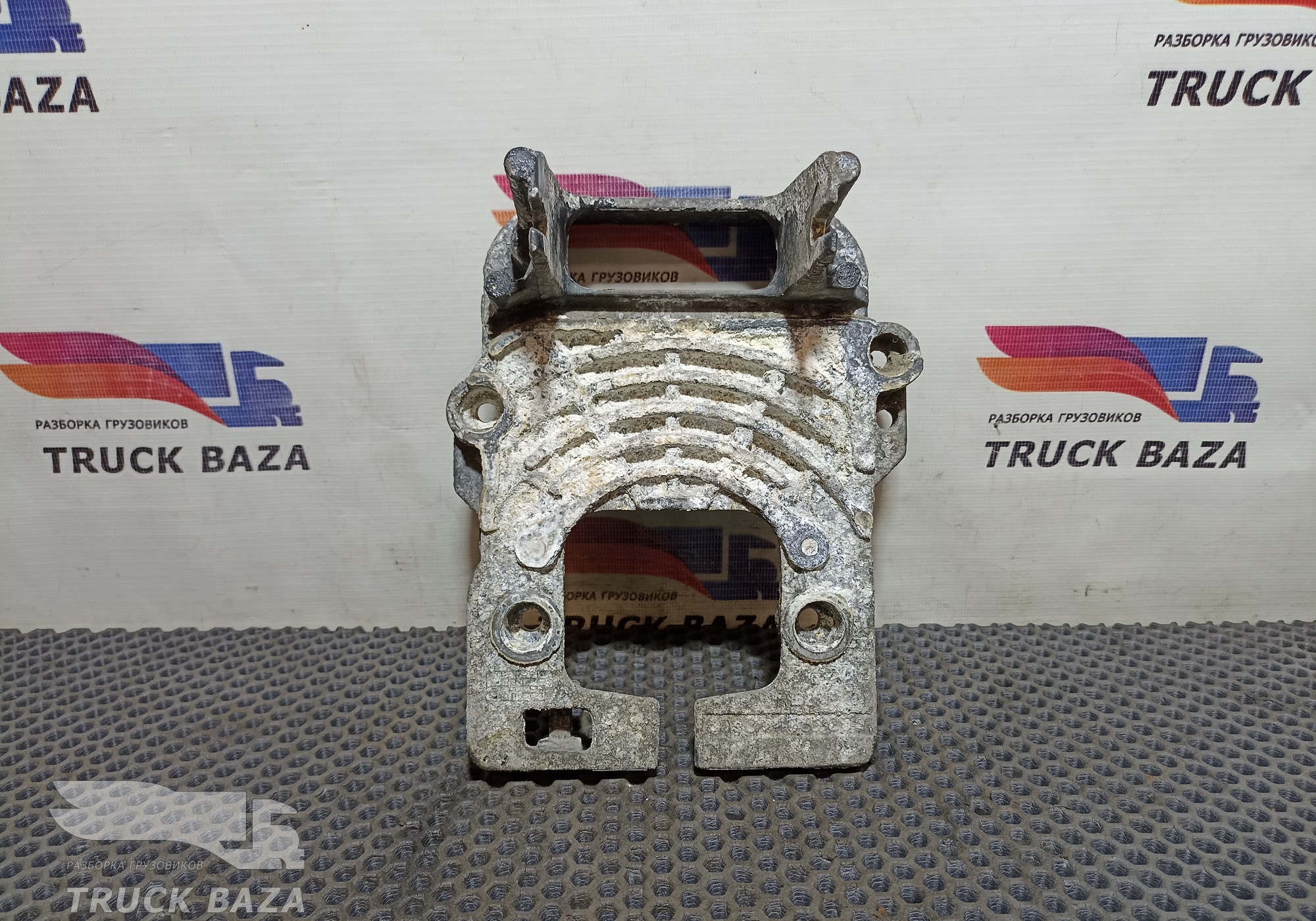 1876374 Кронштейн блока EST 52 ZF для Iveco