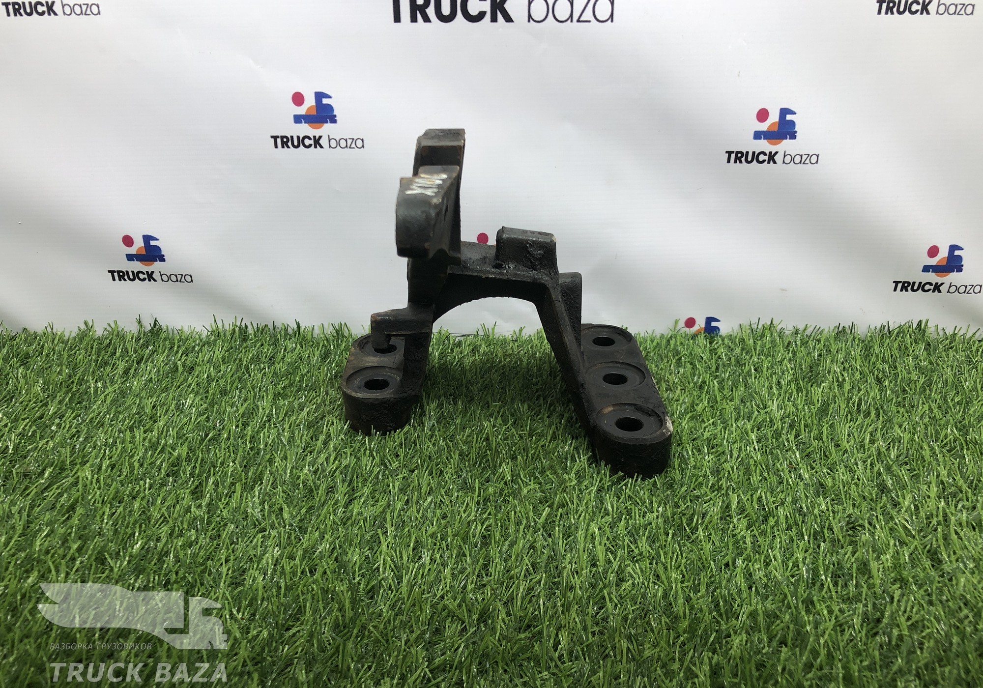 1686551 Кронштейн двигателя передний правый для Daf XF105 (с 2006 по 2020)