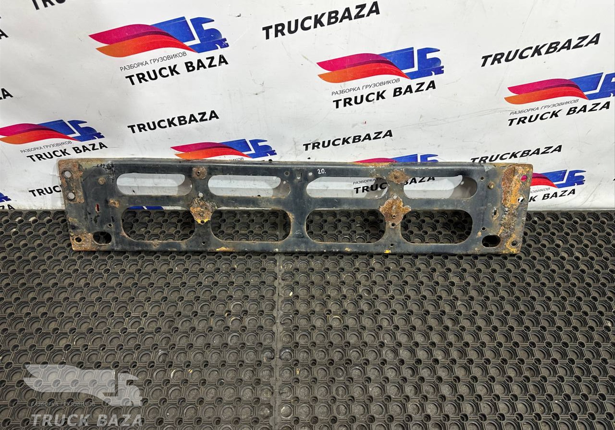 20541198 Кронштейн решетки радиатора для Volvo FH 2 (с 2002 по 2008)