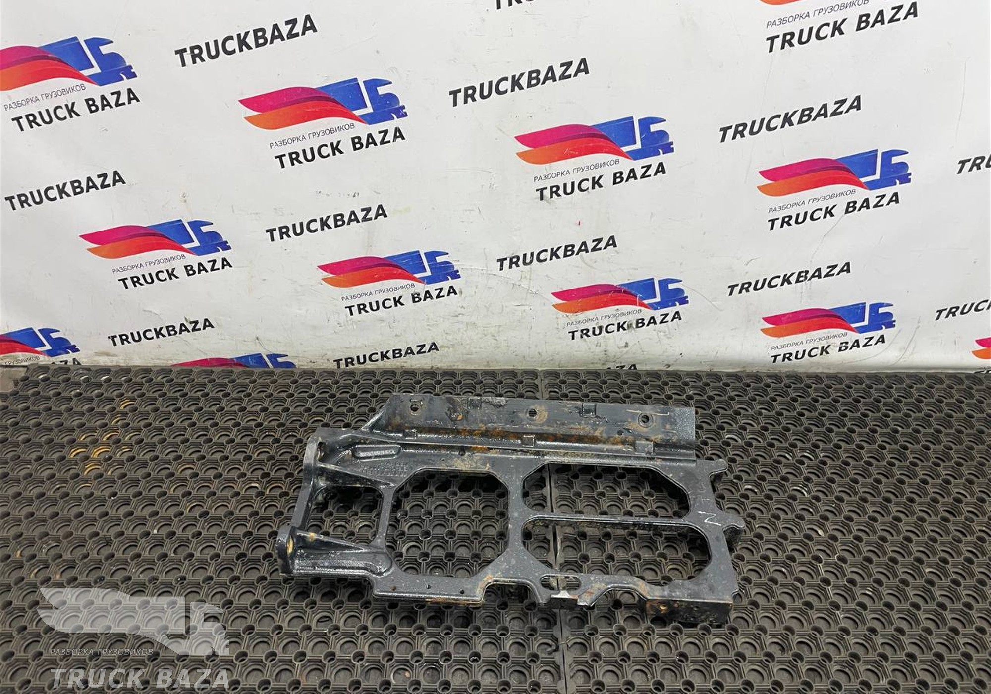 81155110349 Кронштейн бака AdBlue для Man TGX TG3 (с 2020)