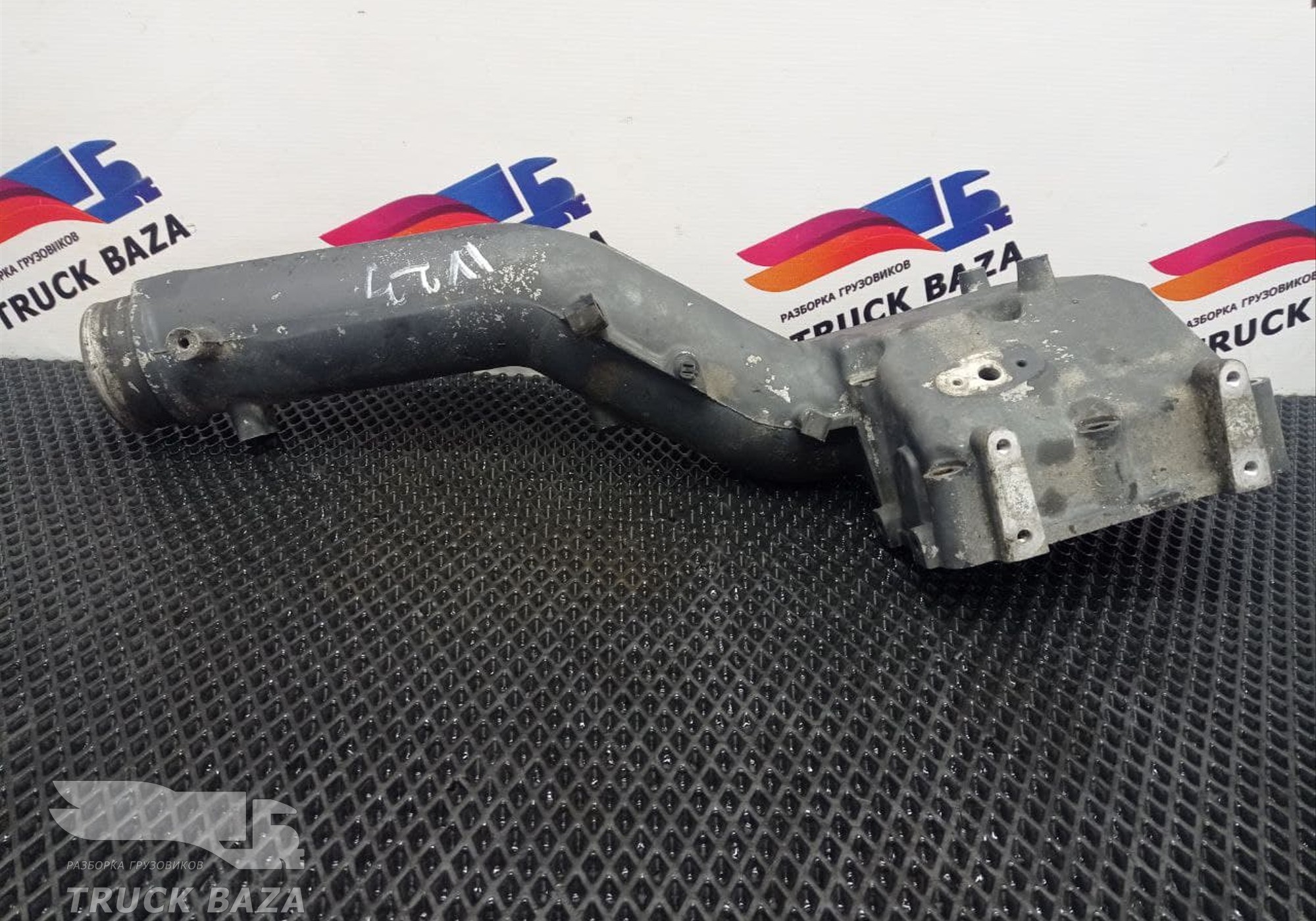 504074688 Труба впускного коллектора для Iveco