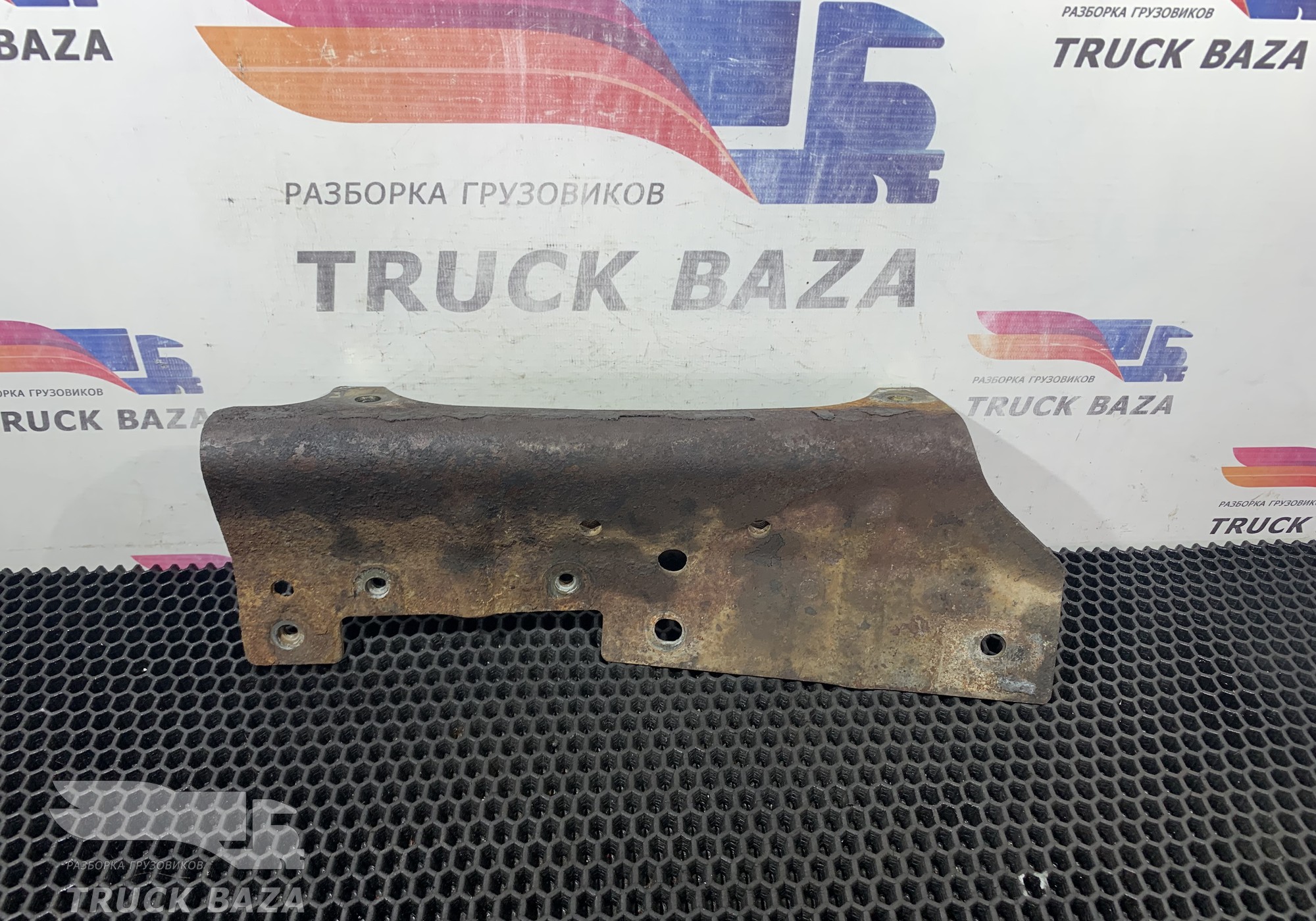 5010477590 Экран тепловой для MAZ 5440
