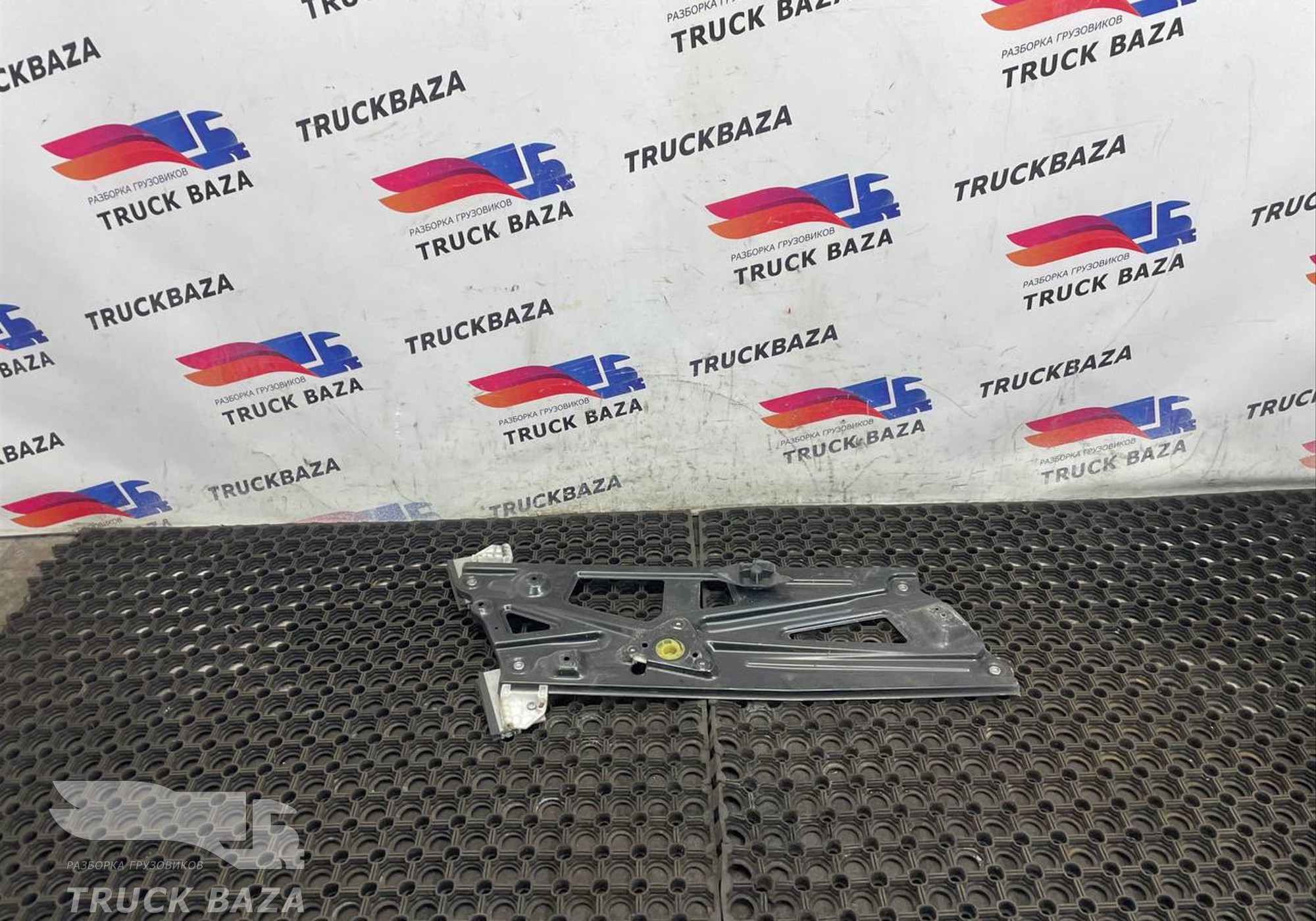 146164004 Стеклоподъемник правый для Man TGX II (с 2012)