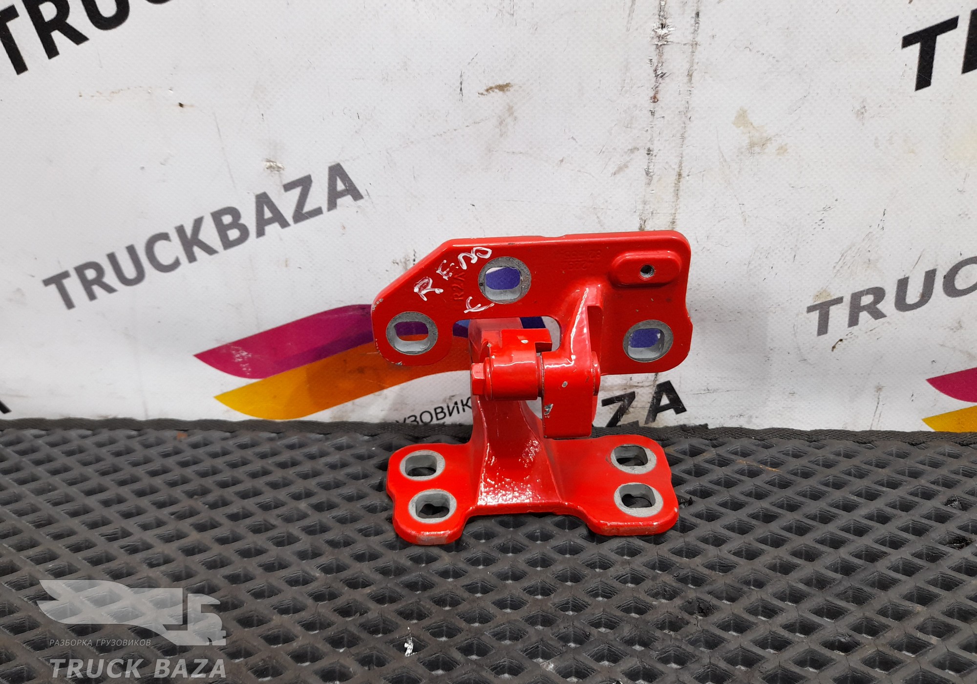 82155541 Петля двери правой для Renault