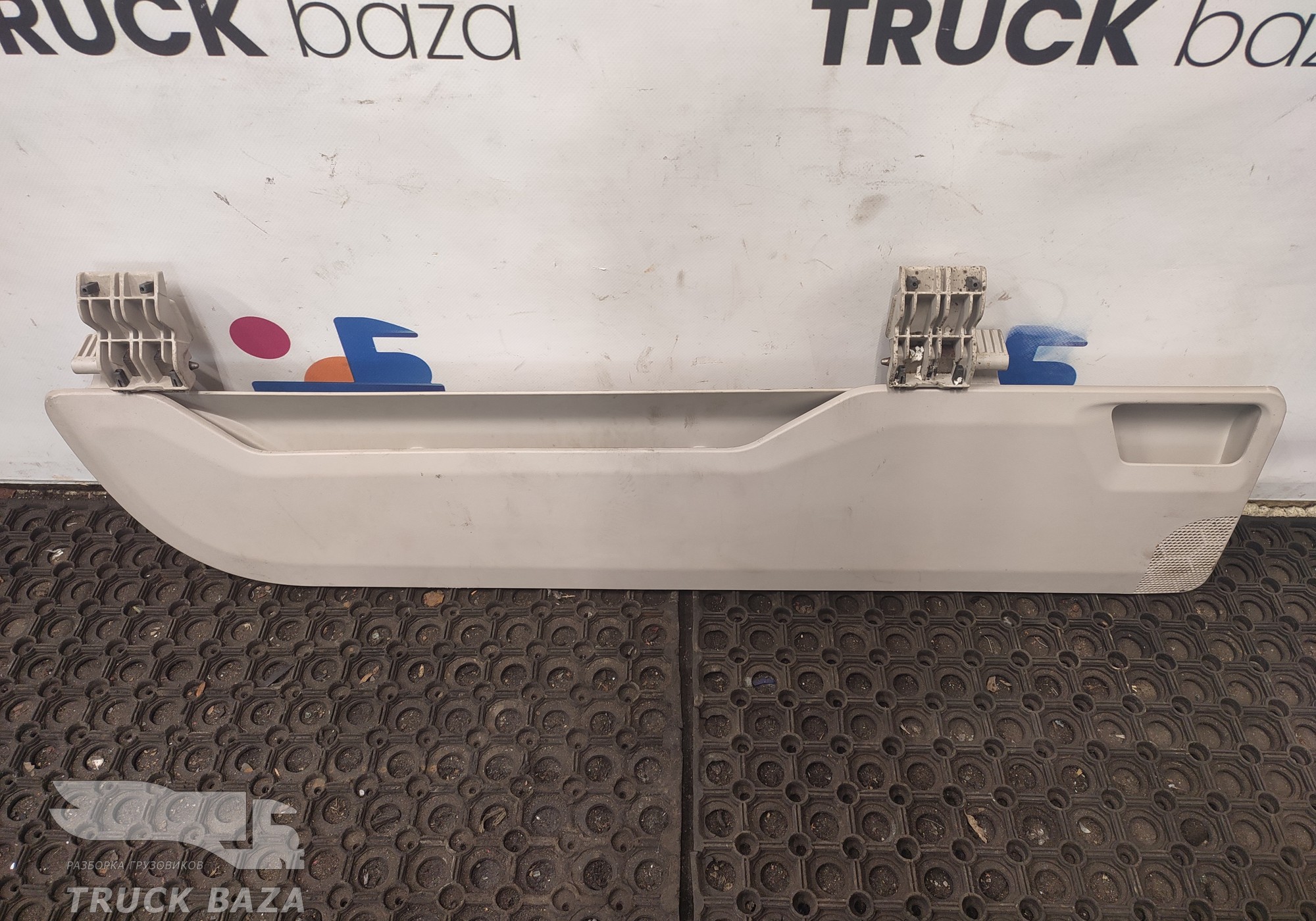 549018204018 Козырек солнцезащитный правый для КАМАЗ 54901