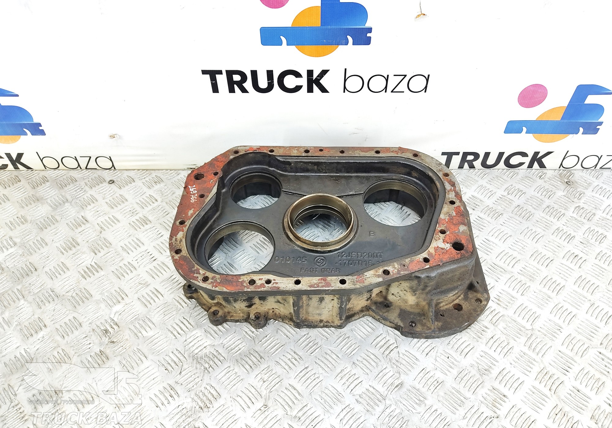 12JSD240T1707015 Крышка корпуса КПП 12JSD240T для Shacman X3000 (с 2014)