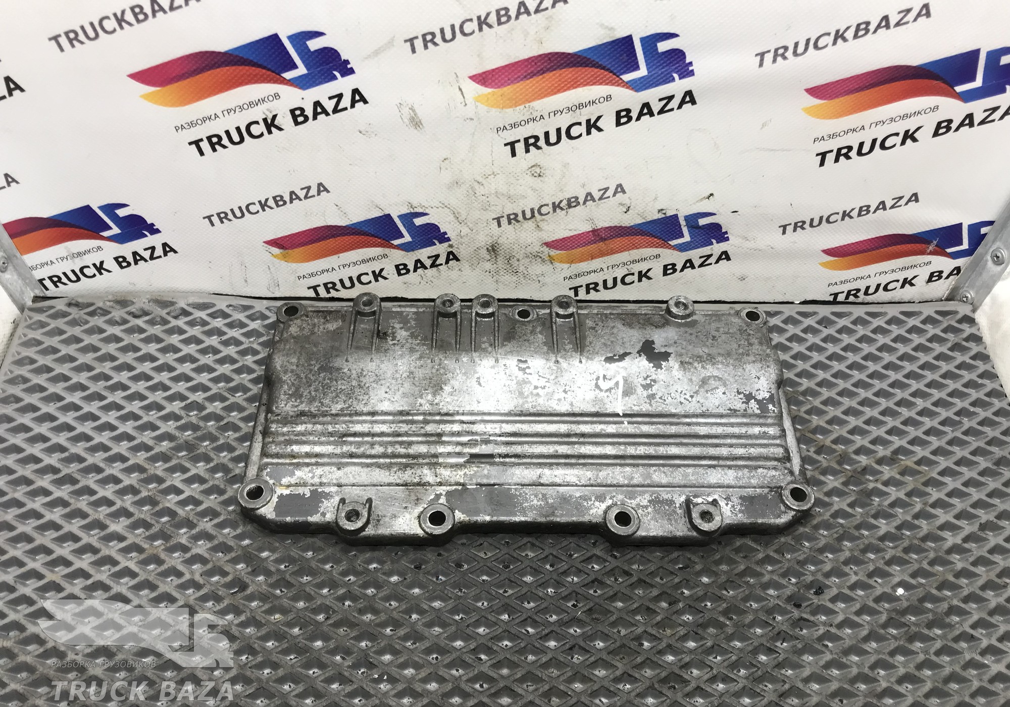 1372110 Крышка блока цилиндров для Scania 4-series T (с 1995 по 2007)