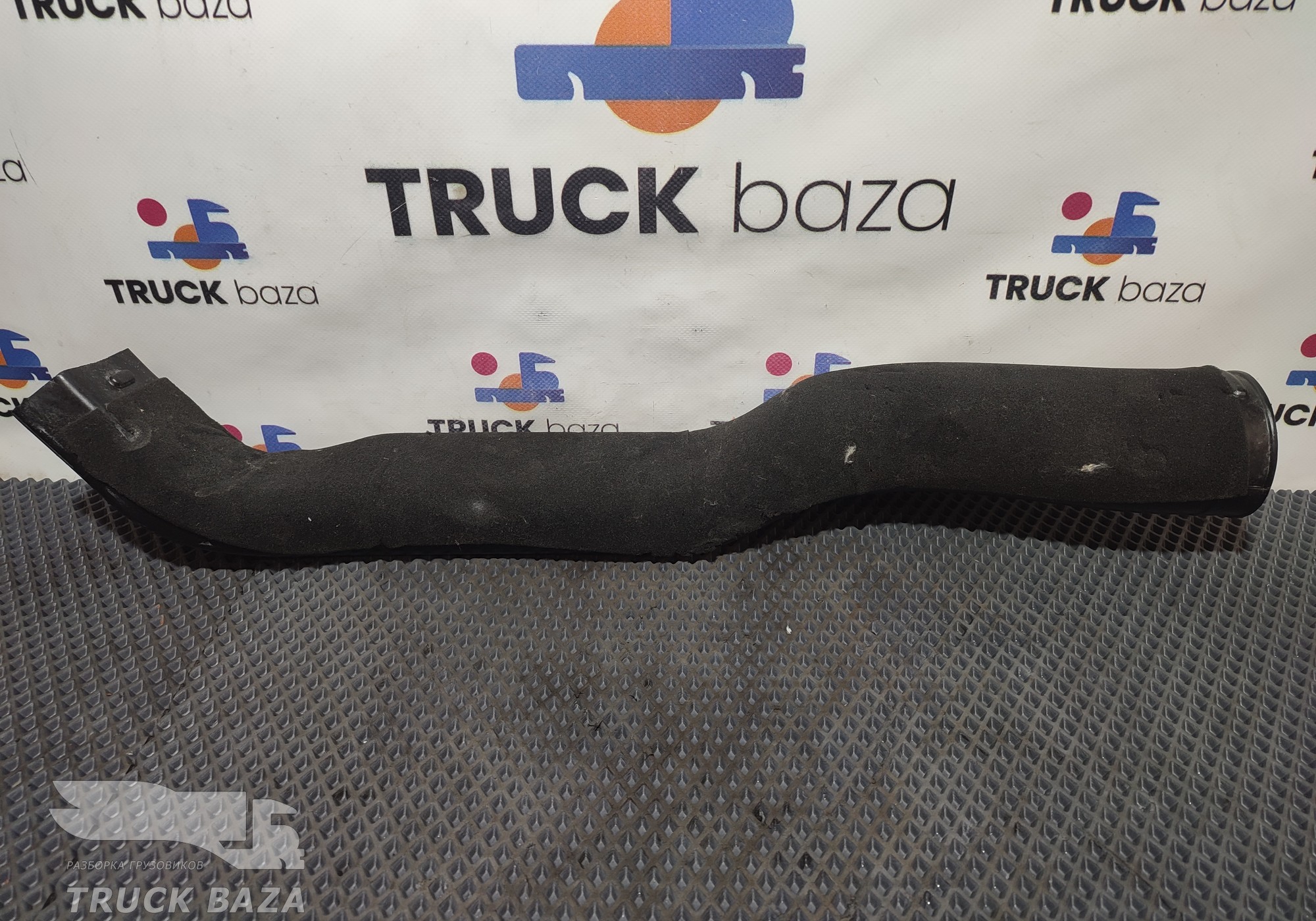 YZ16D216000002 Воздуховод отопителя правый для Sinotruk Sitrak C7H