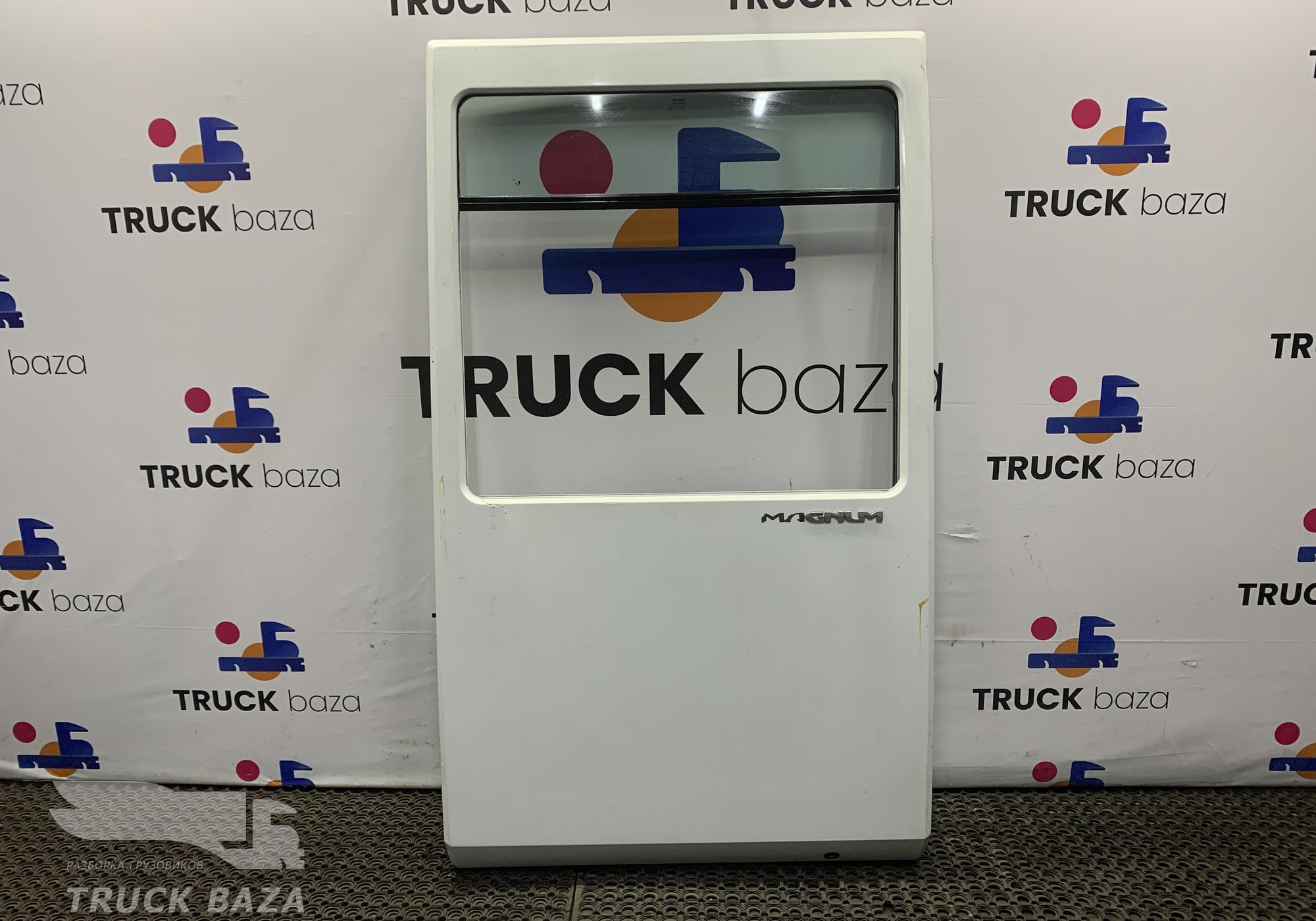 5000937454 Каркас двери левой