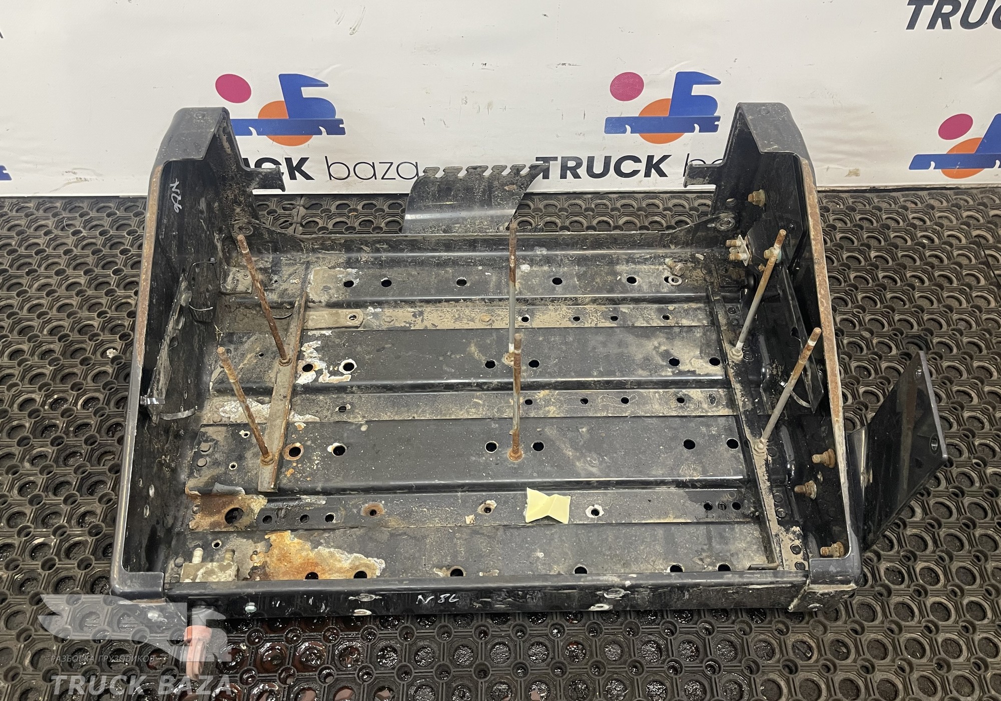 81418605400 Ящик АКБ для Man TGX I (с 2007)