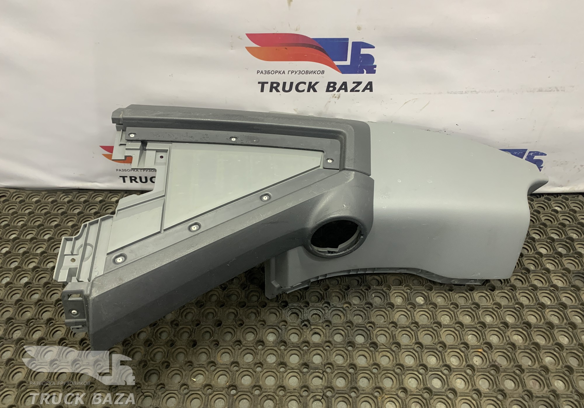 82705859 Накладка торпедо для Renault T (с 2013)