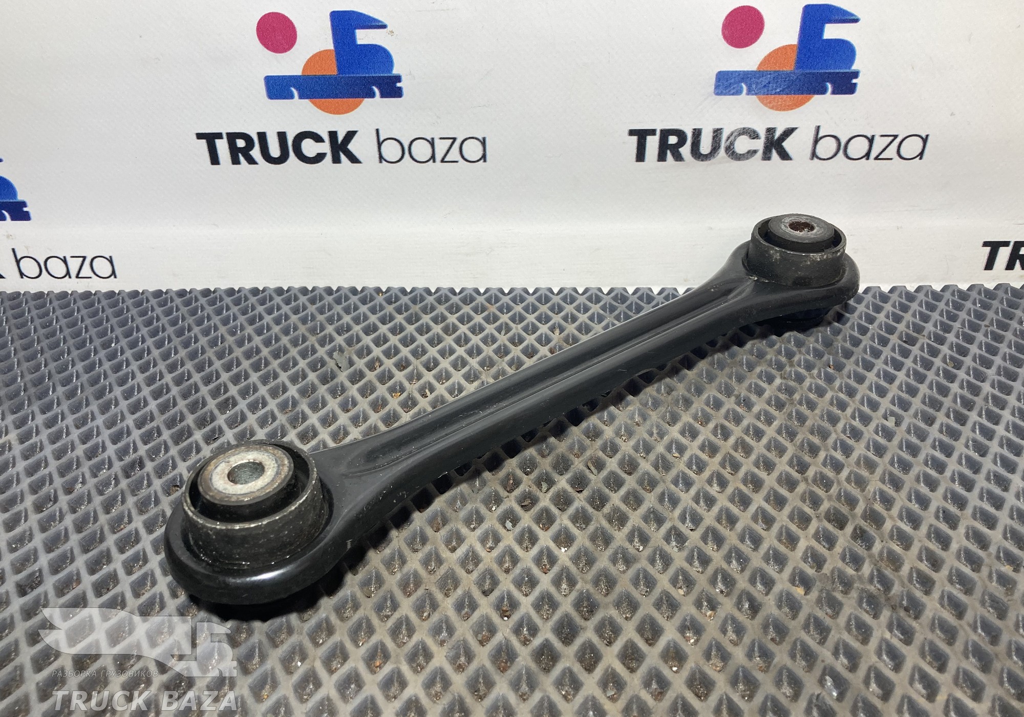 1692718 Тяга интеркулера