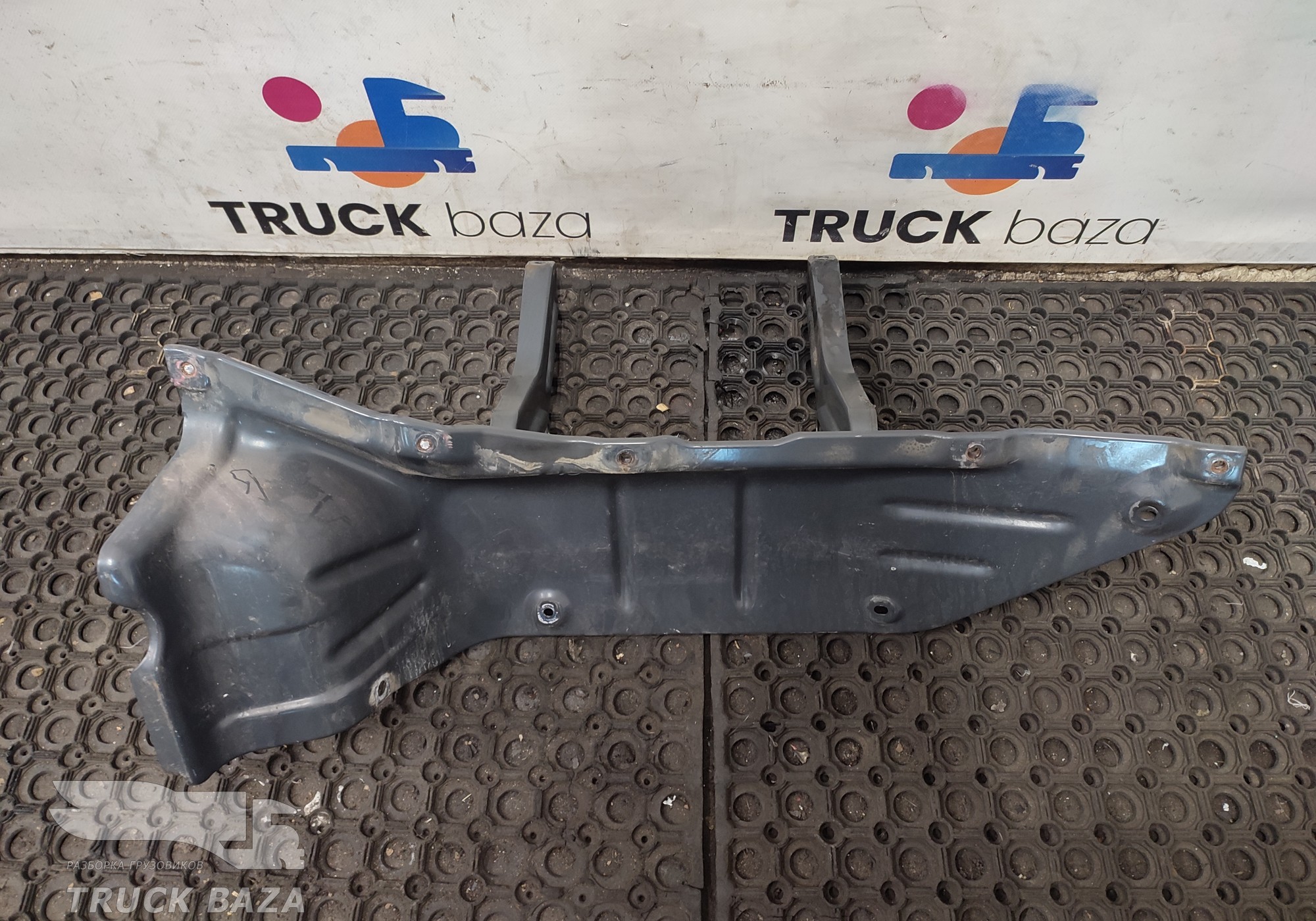 1426109 Кронштейн подножки левой для Scania 5-series R (с 2004 по 2016)